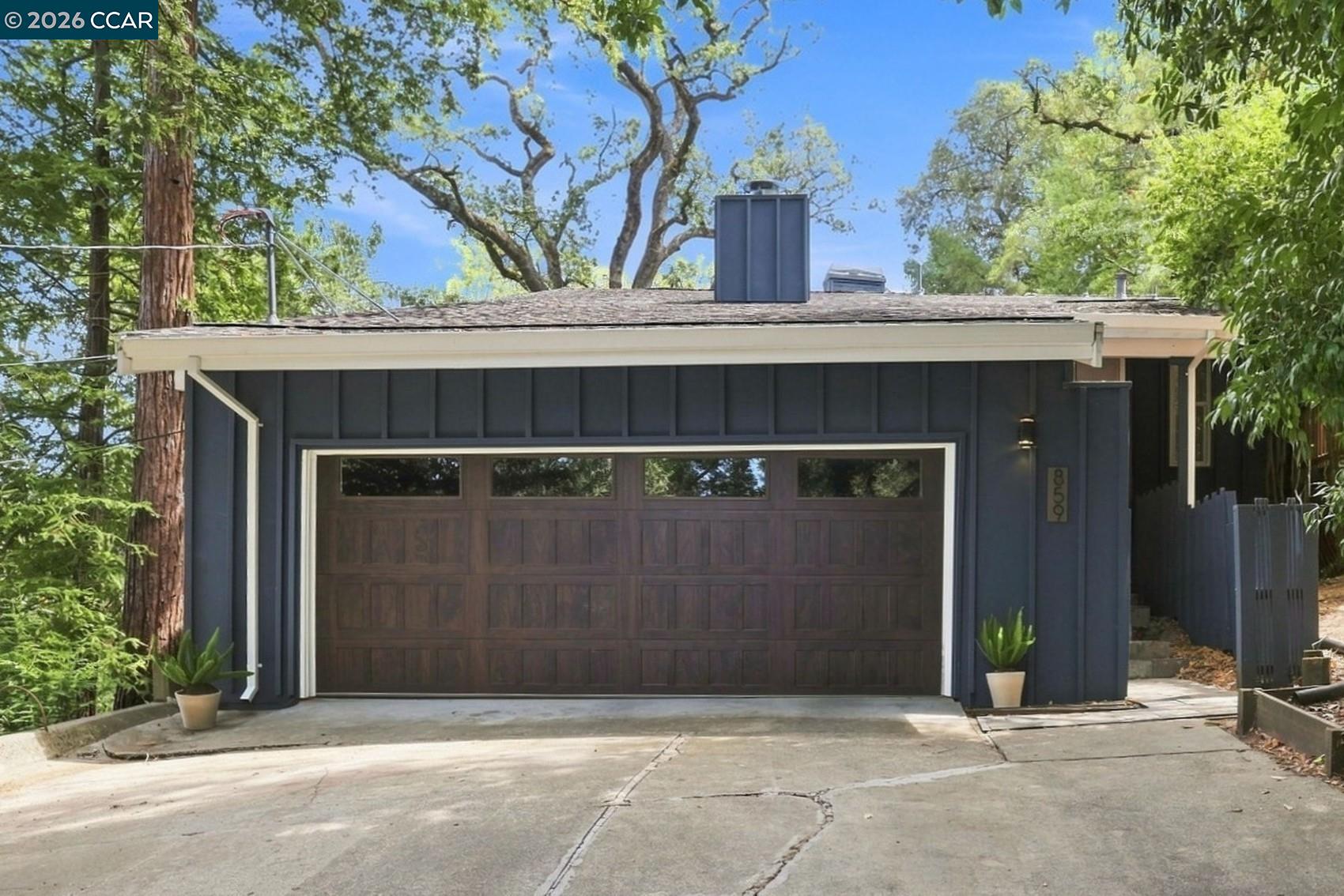 859 Mountain View Dr — photo