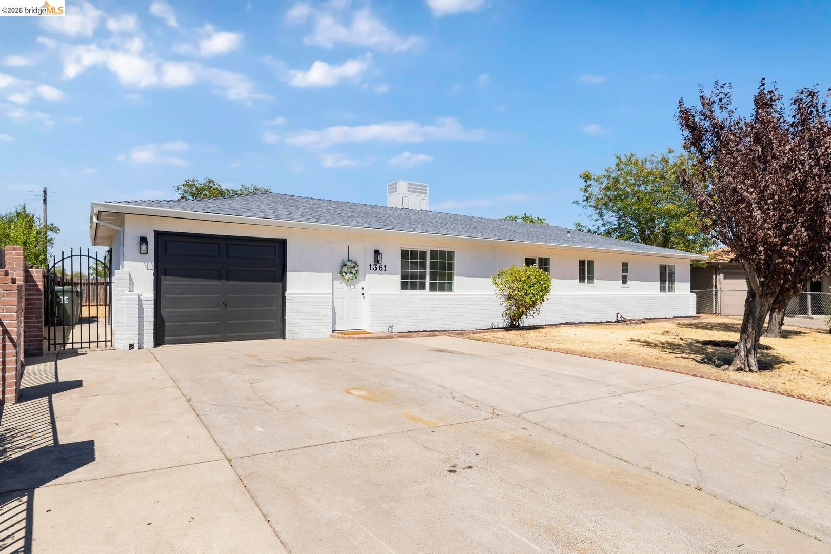 1361 Longshore Ct — photo