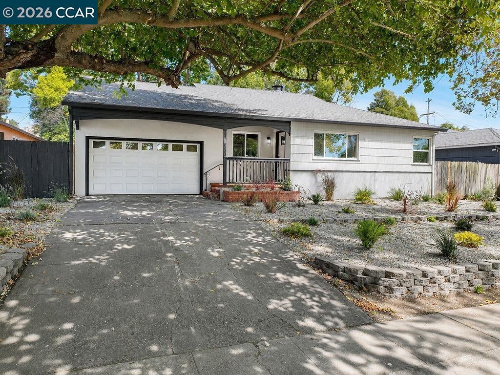 1024 Mariposa St — photo