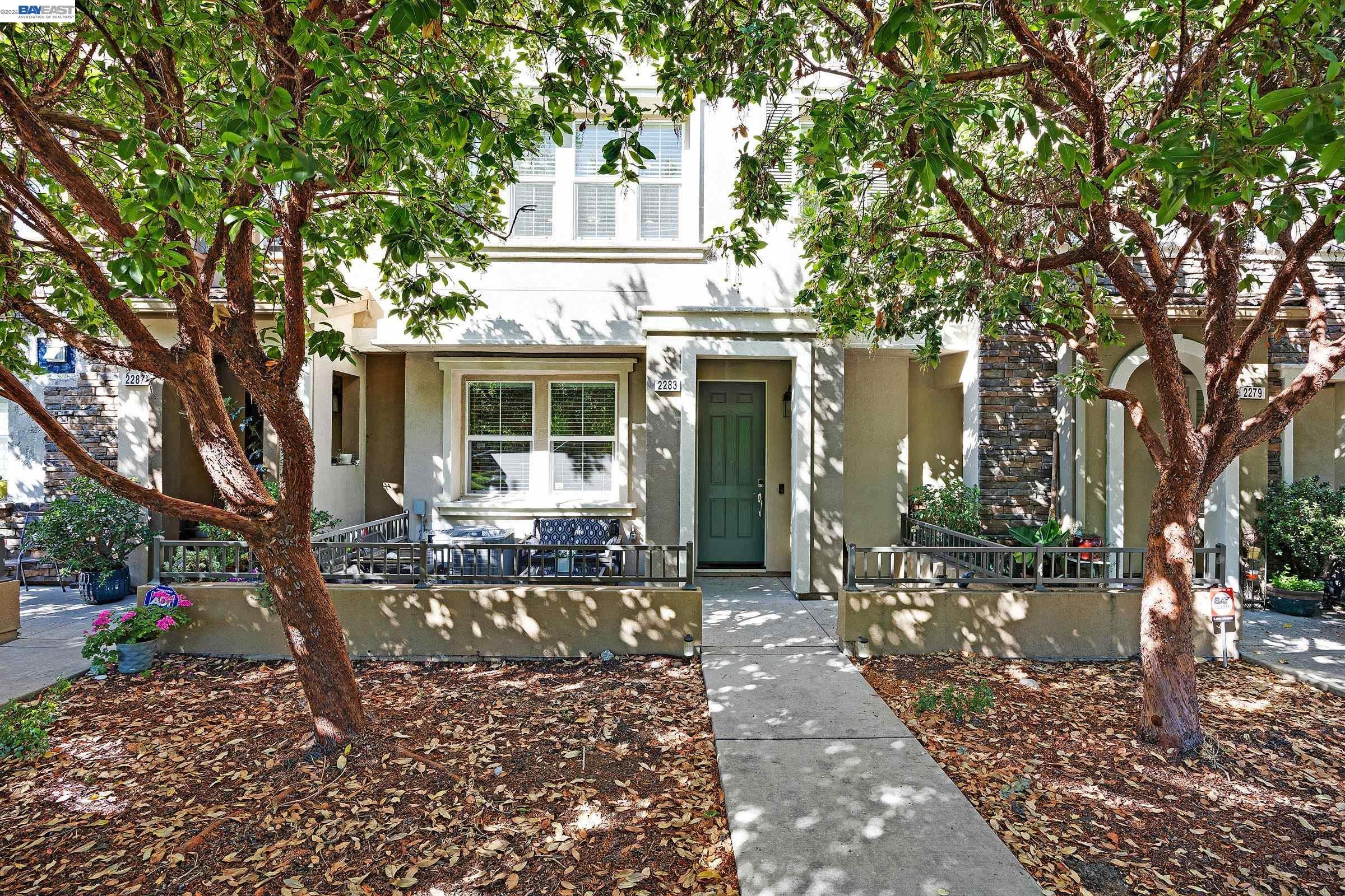 2283 Gibbons St — photo