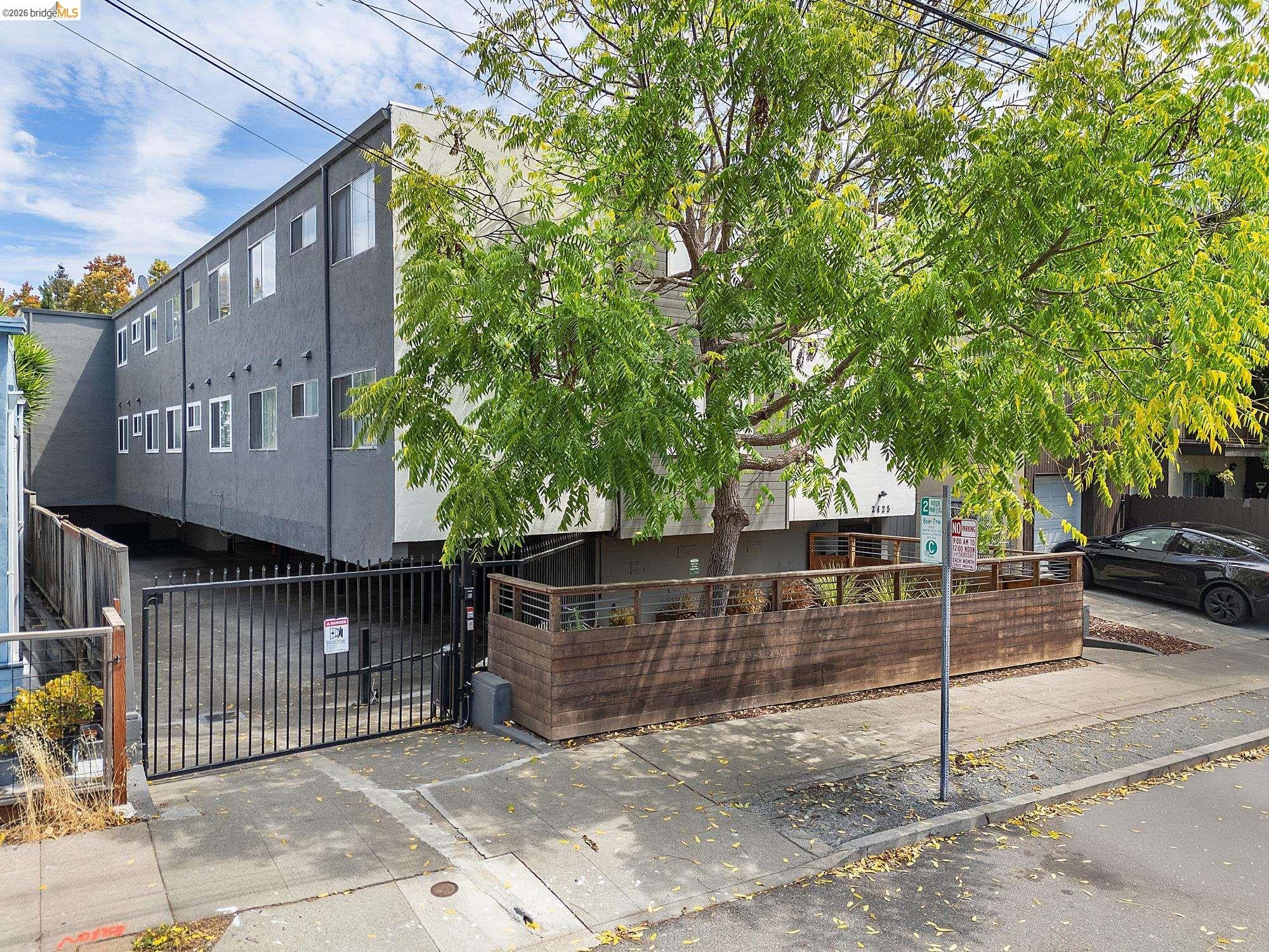 2425 Grant St, Berkeley, CA 94703 — photo 2