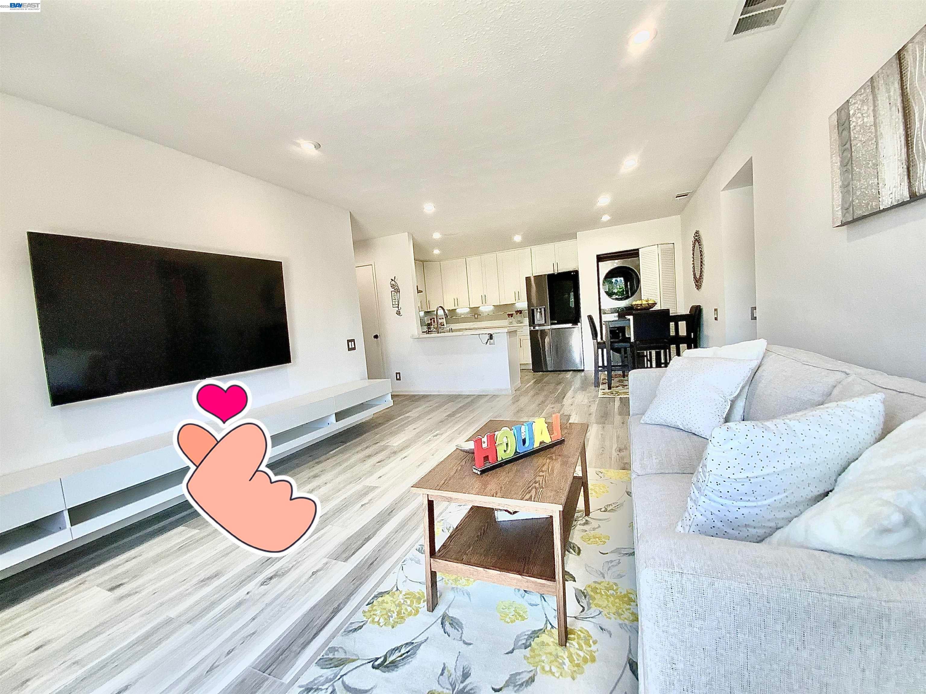 277 Hackamore Cmn — photo