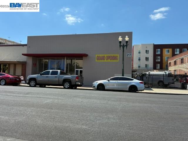 217 N San Joaquin St — photo