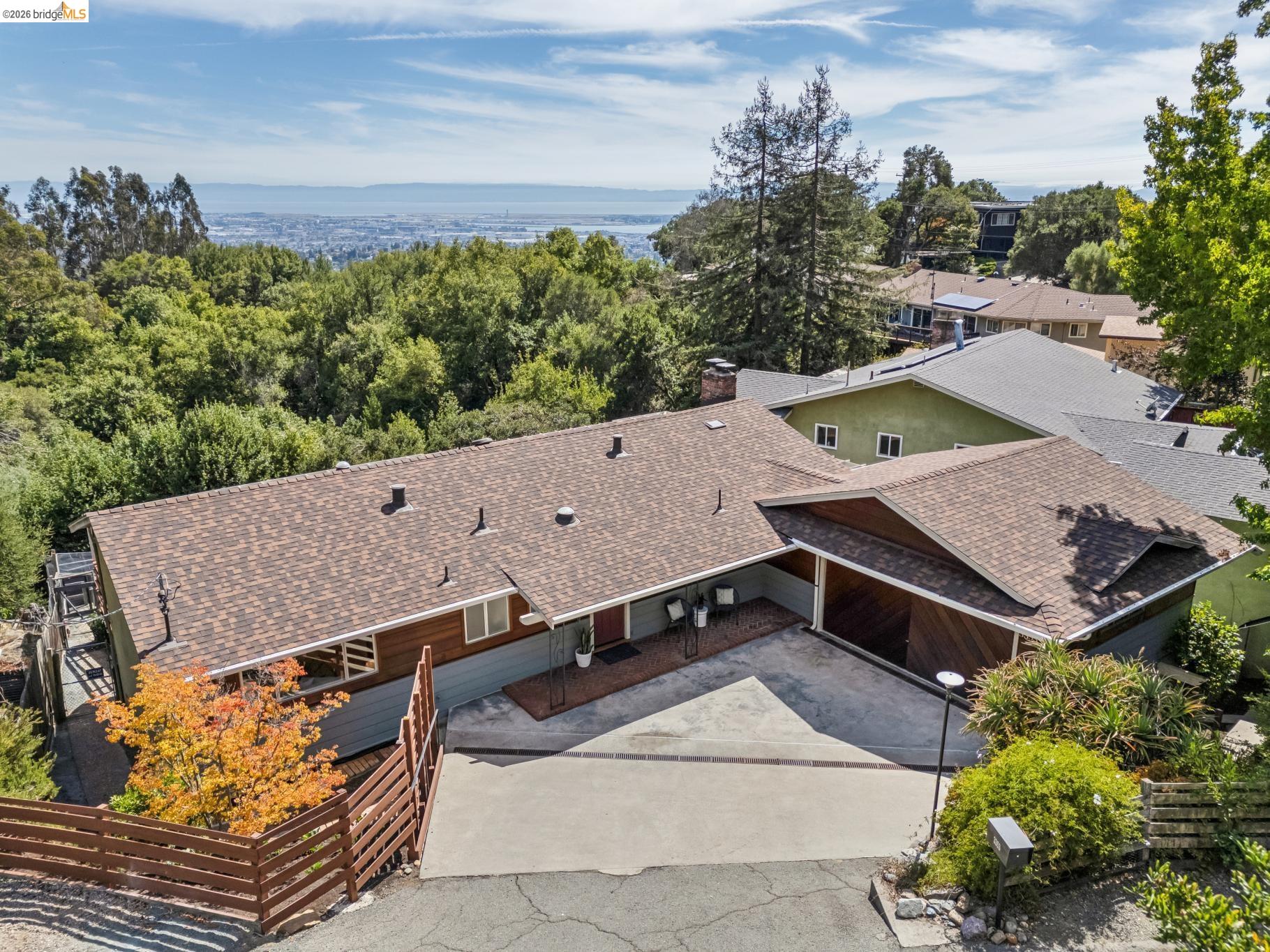 3353 Burdeck Dr — photo