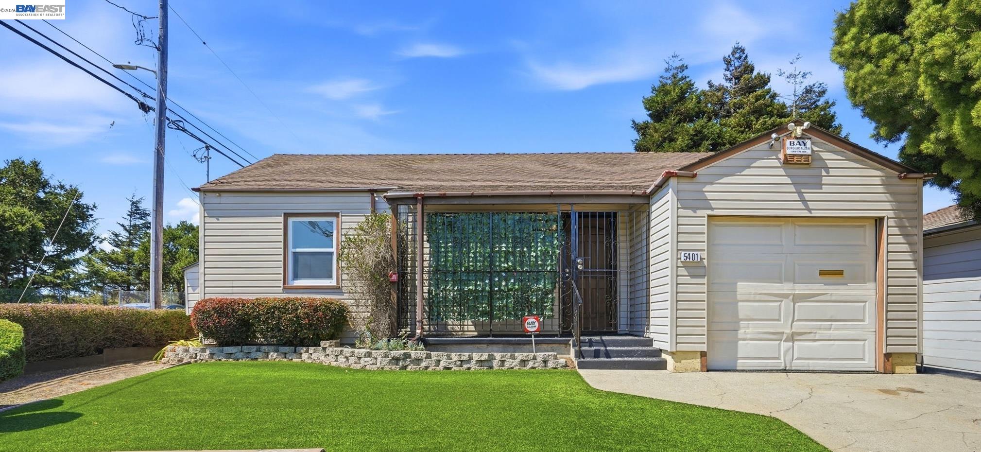 5401 Solano Ave — photo