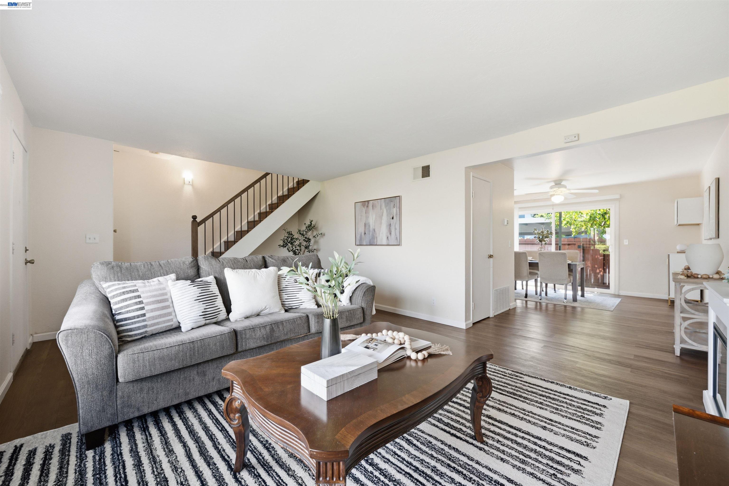 3159 Saginaw Court — photo