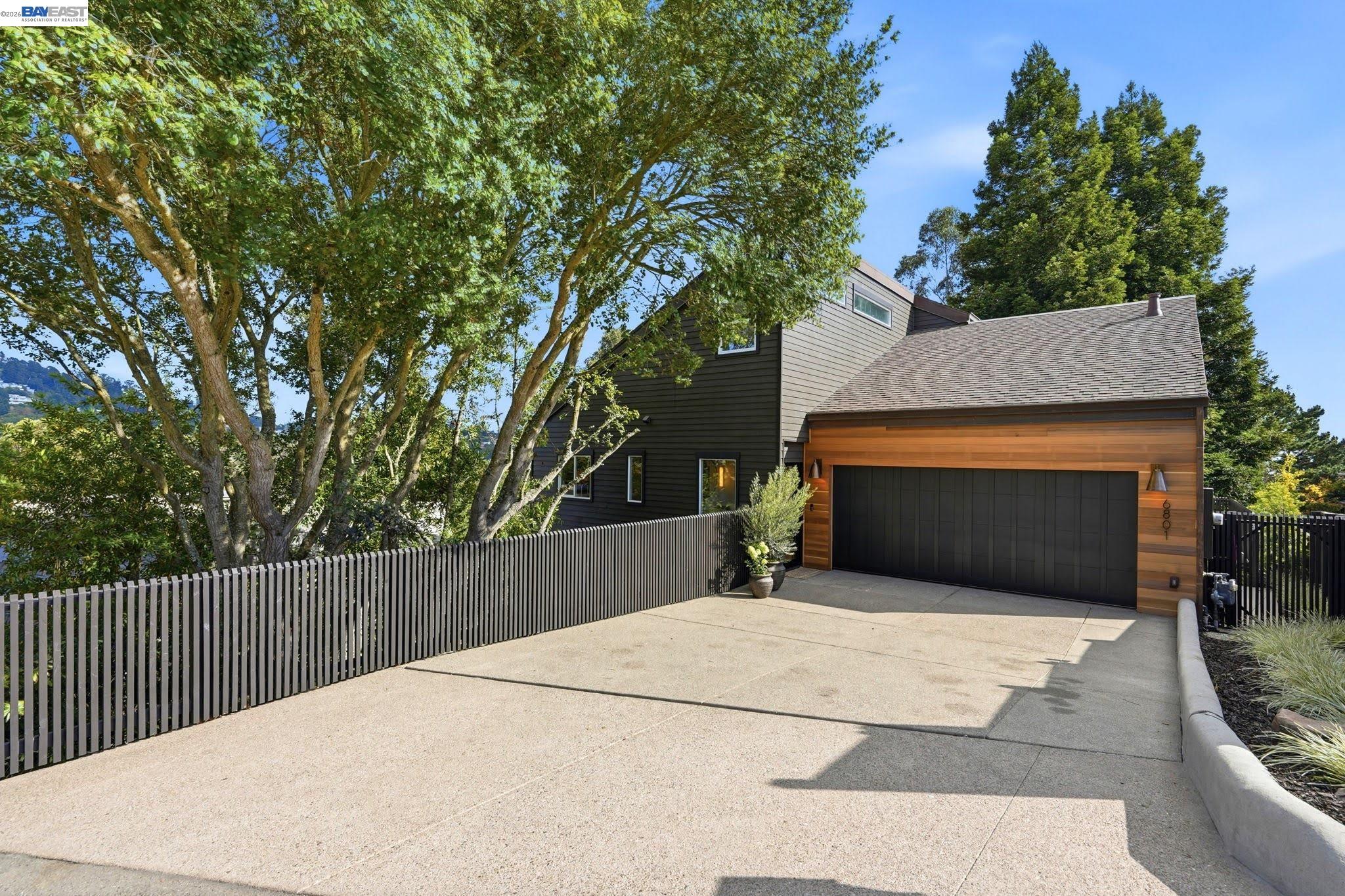 6801 Buckingham Blvd, Berkeley, CA 94705 — photo 2