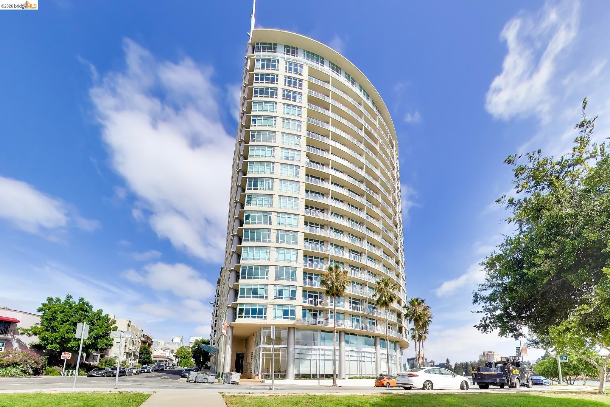 1 Lakeside Dr 1509 — photo
