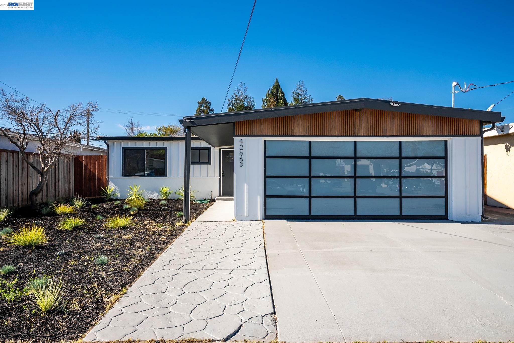 42663 Hamilton Way — photo