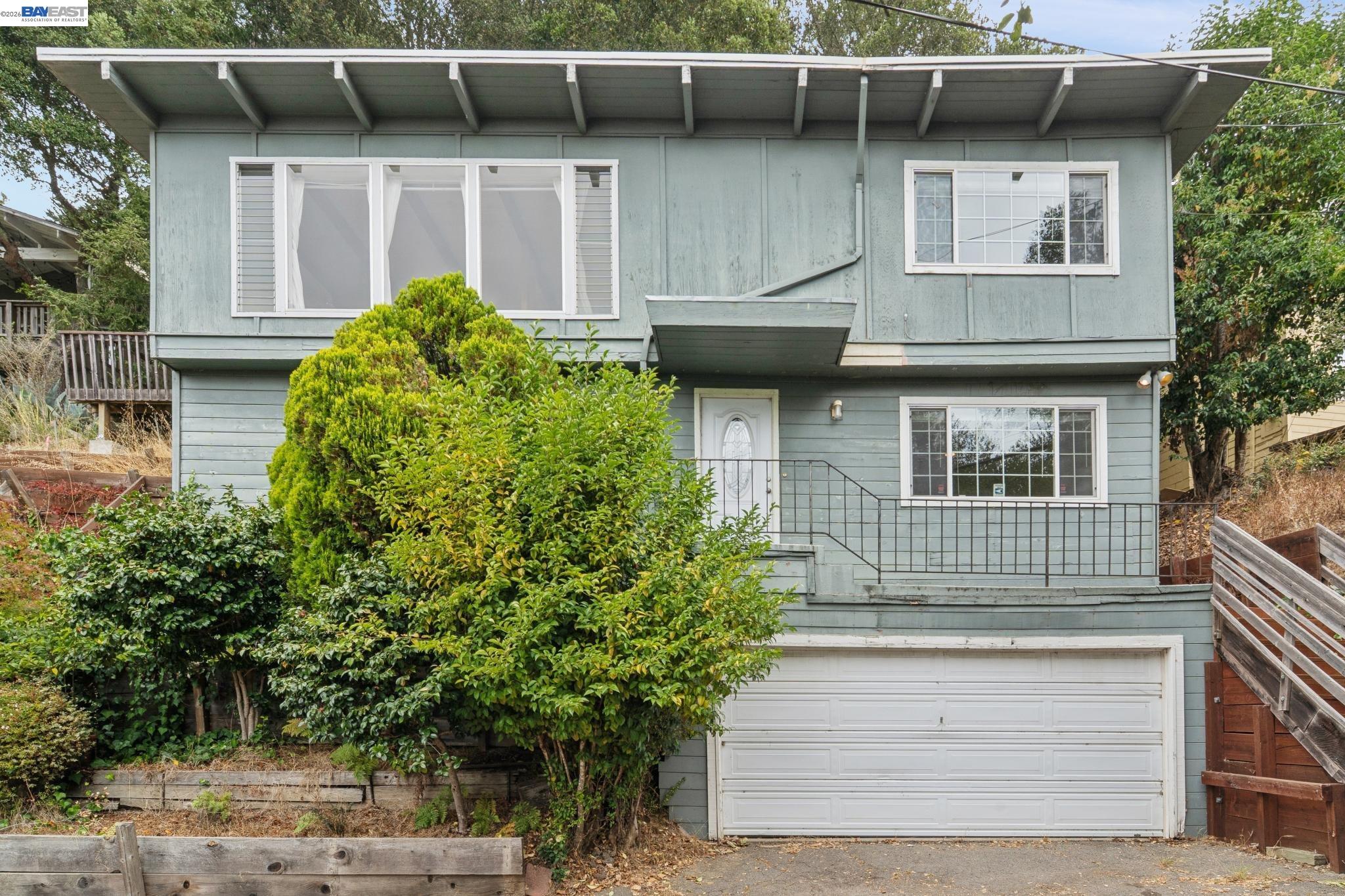 6151 Valley View Rd — photo