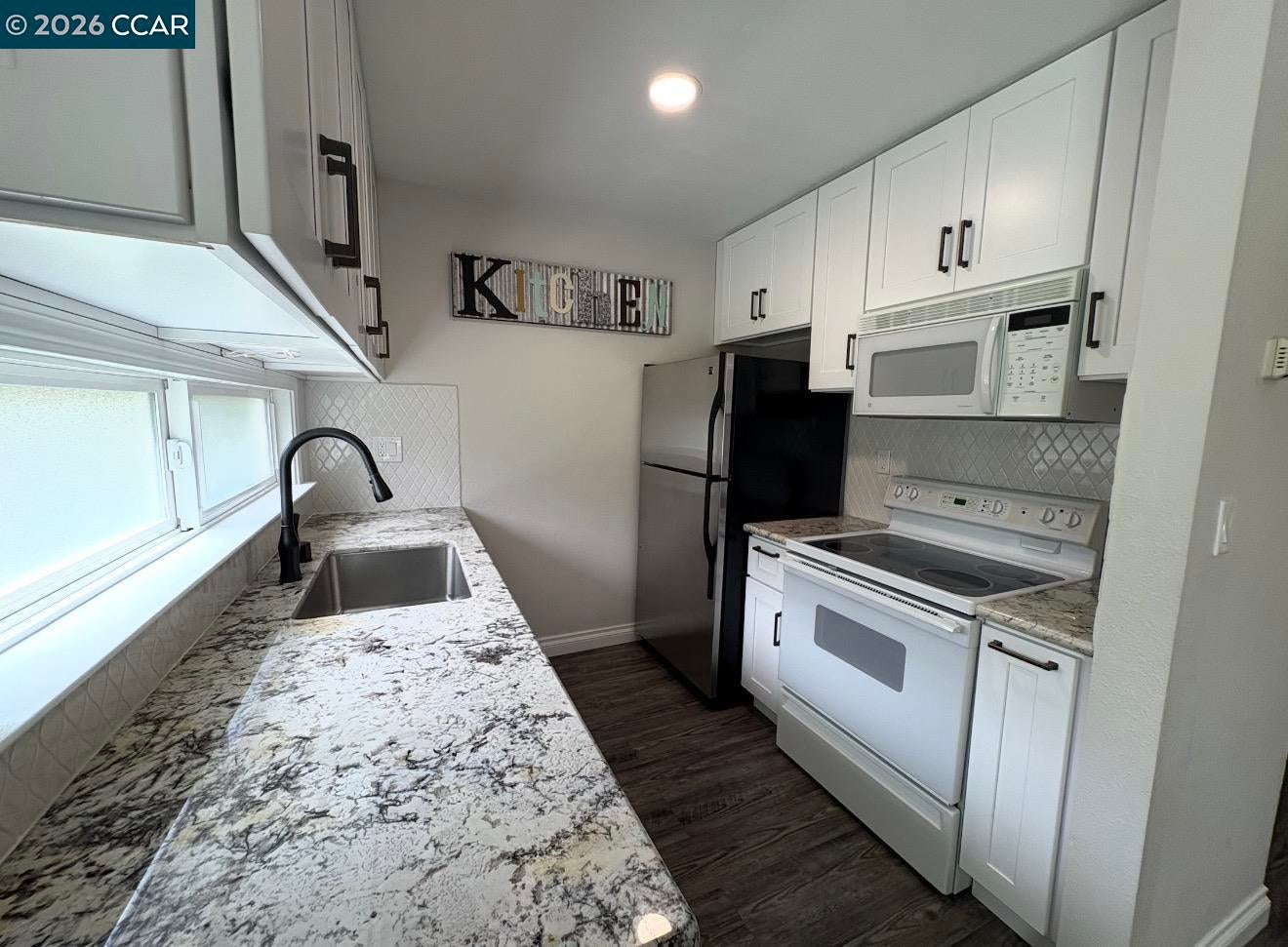 810 Oak Grove Rd 111 — photo