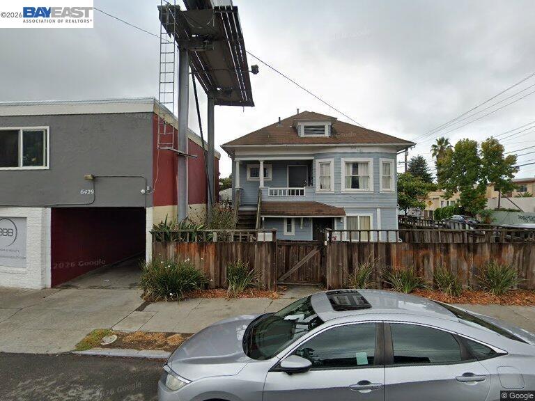 6431 Shattuck Ave. — photo