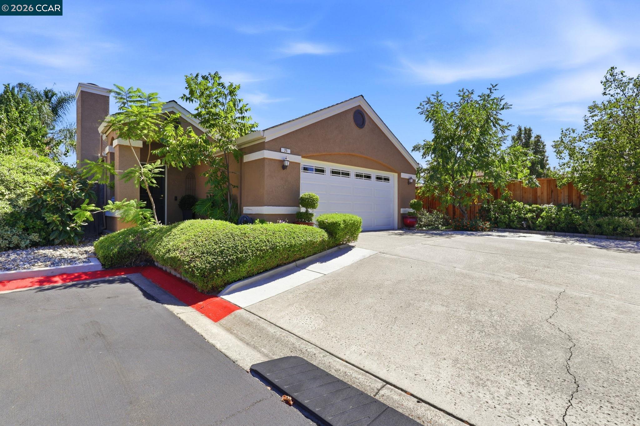 25 Sparrow Hawk Ct. — photo