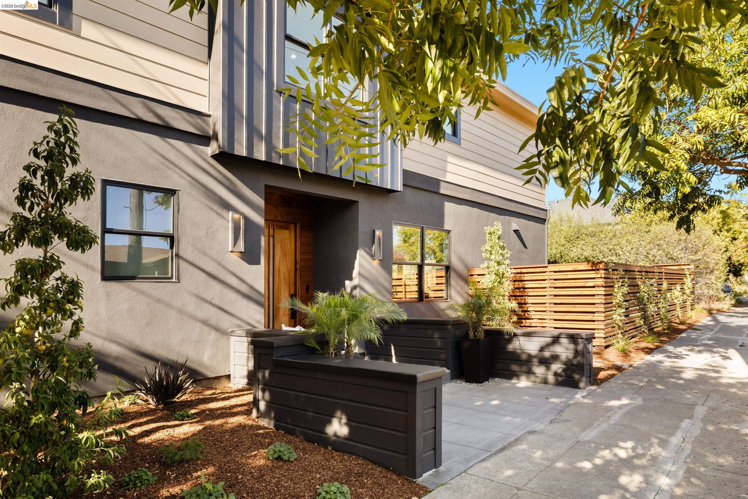 2619 Mathews St, Berkeley, CA 94702 — photo 2