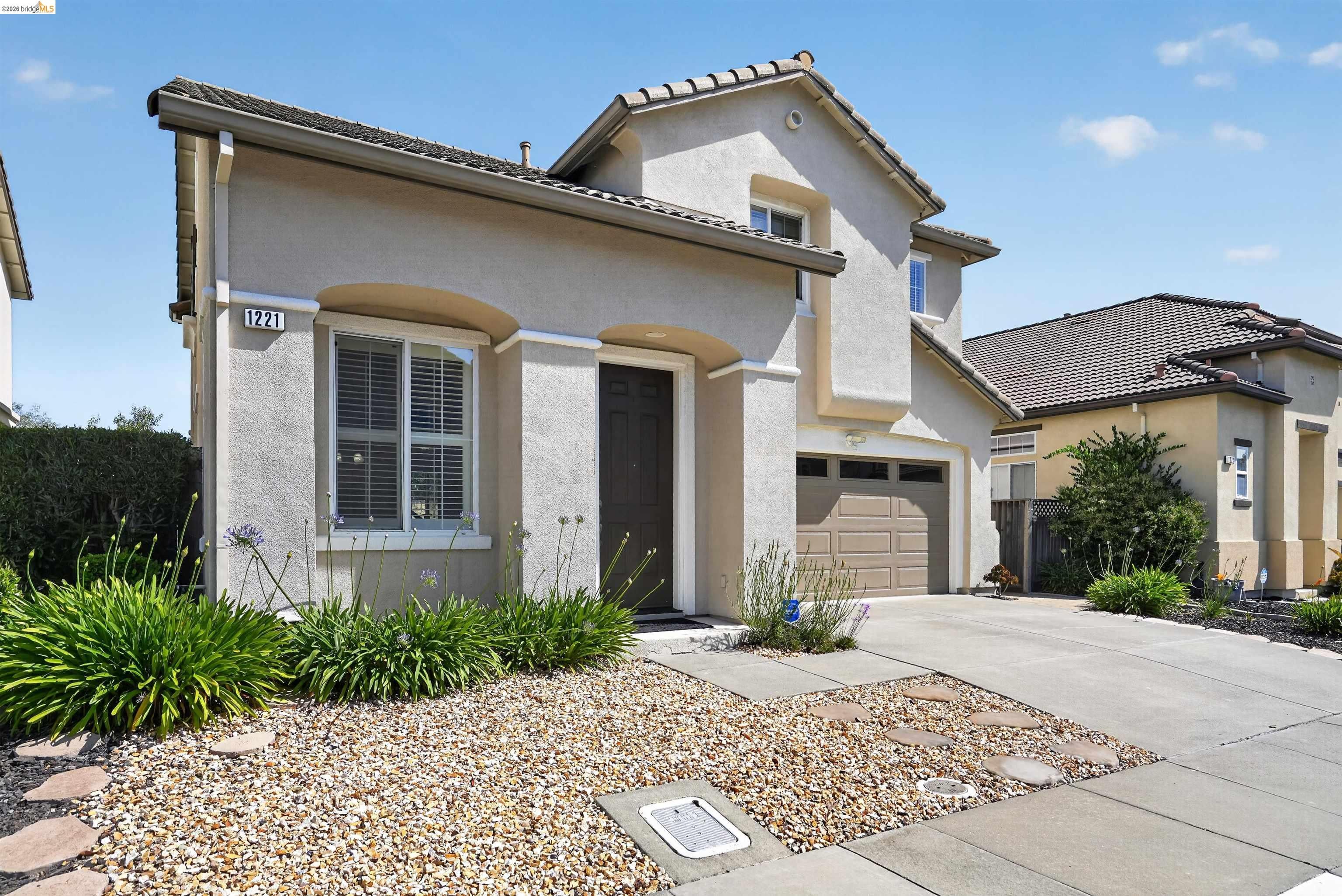 1221 Andrea Way — photo