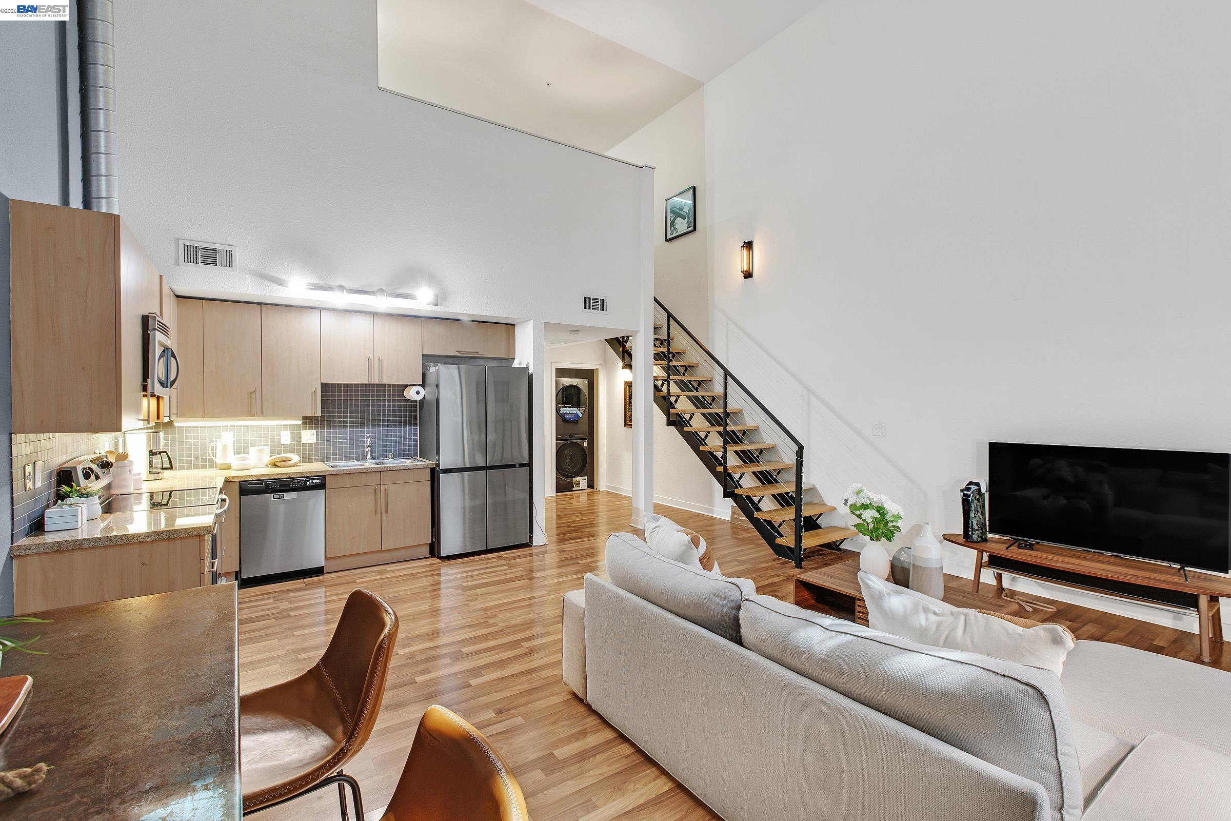 88 Bush St 2168 — photo