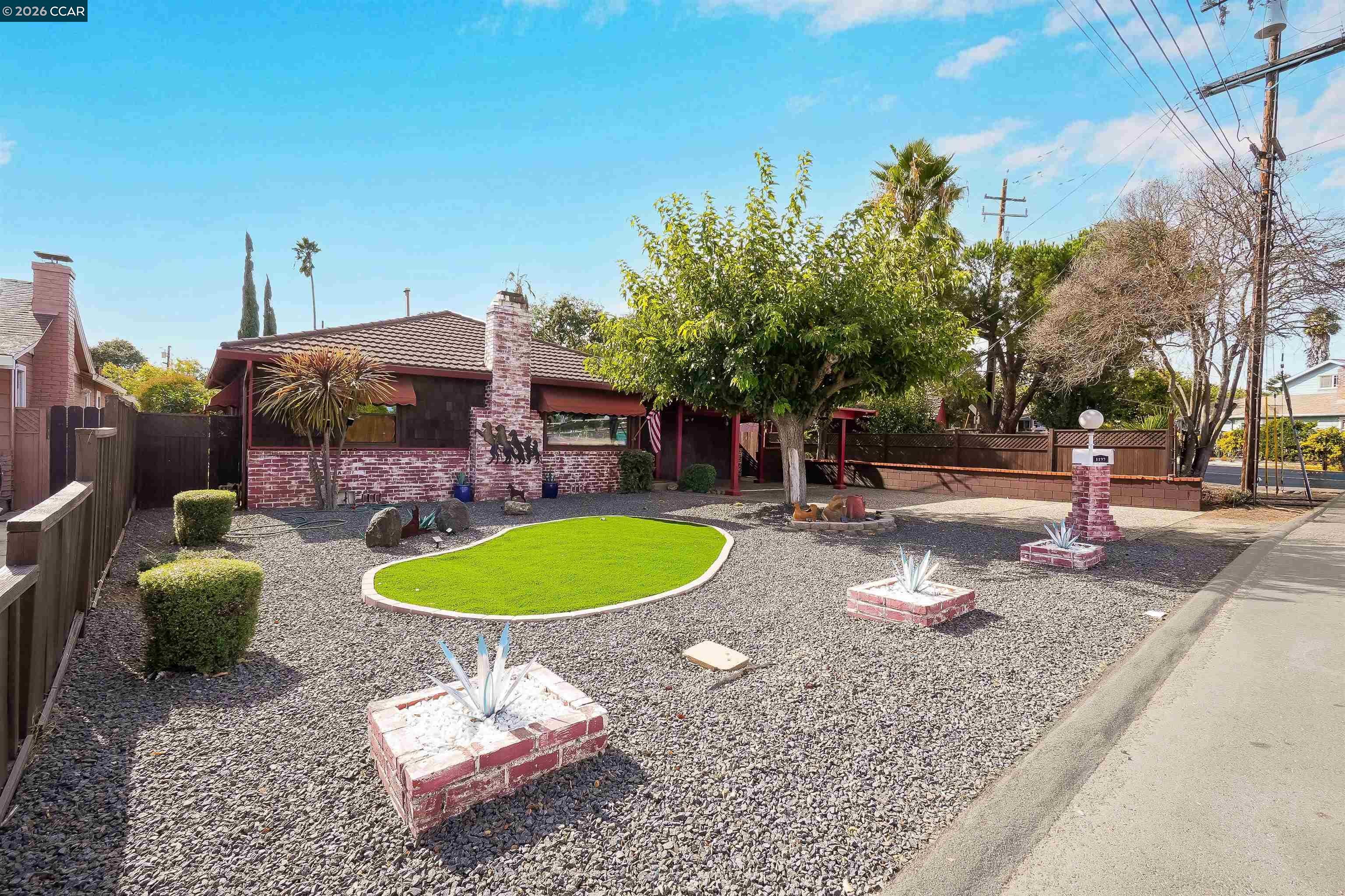1193 Almendra Court — photo