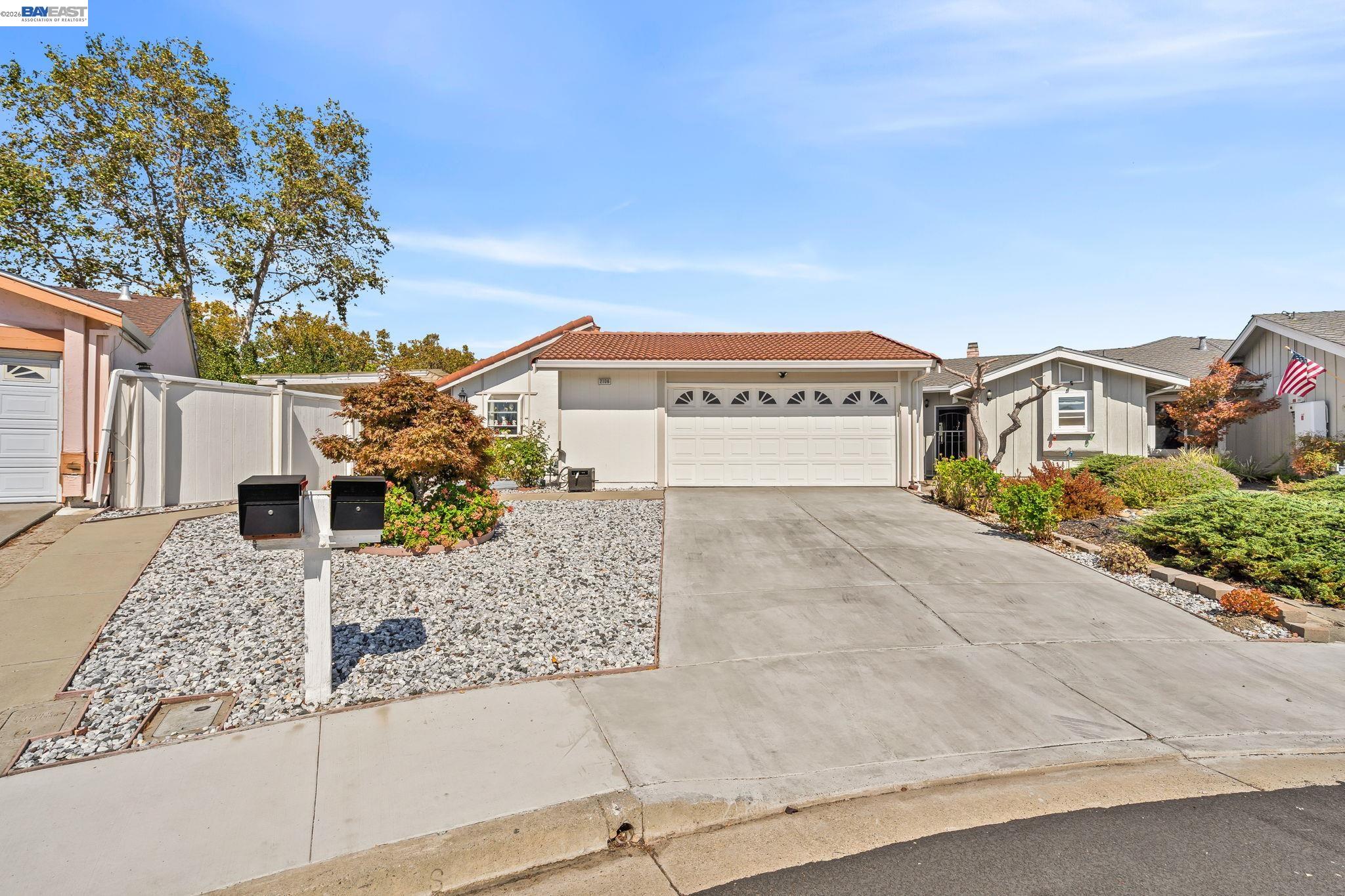2106 Grackle Ct — photo
