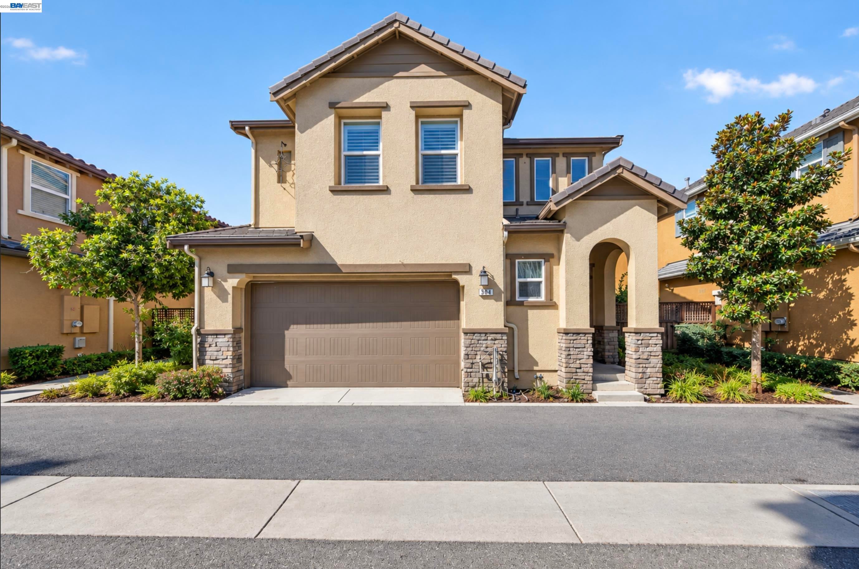 304 Misty Cir — photo