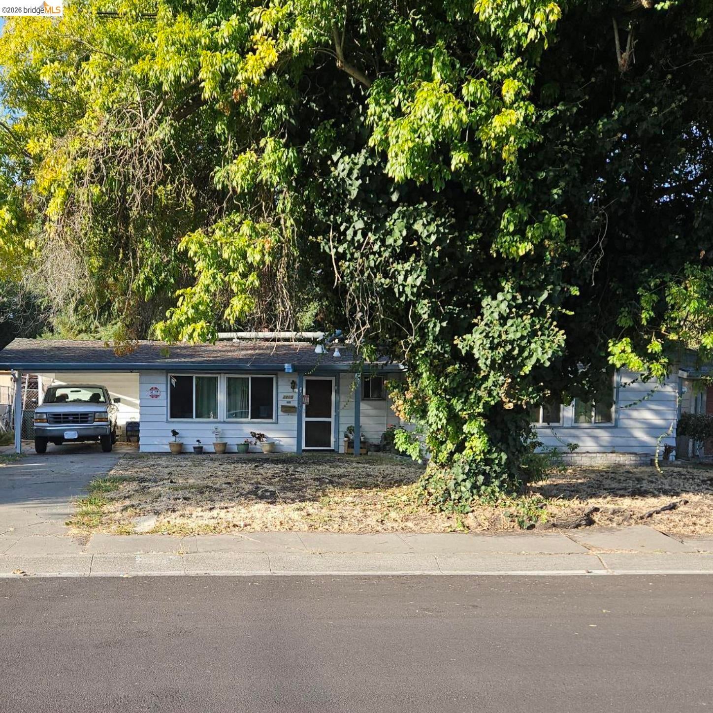 2125 Huron Dr — photo