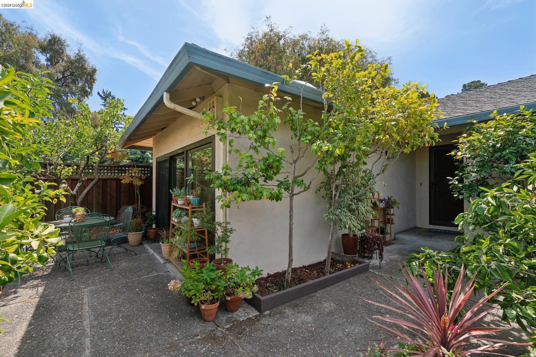 904 View Drive — photo