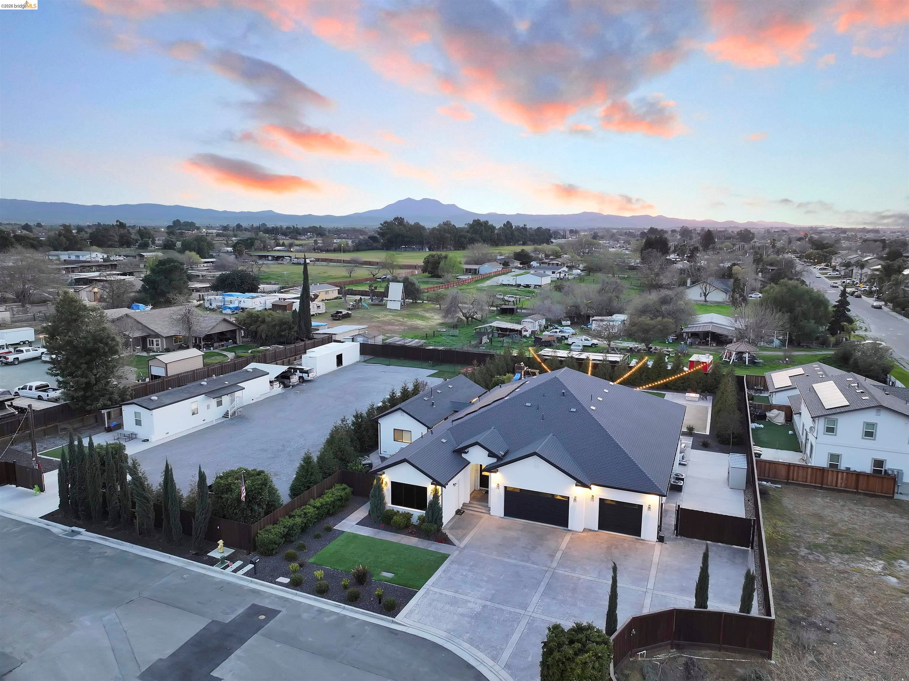Home in Oakley, CA 94561 — photo 2