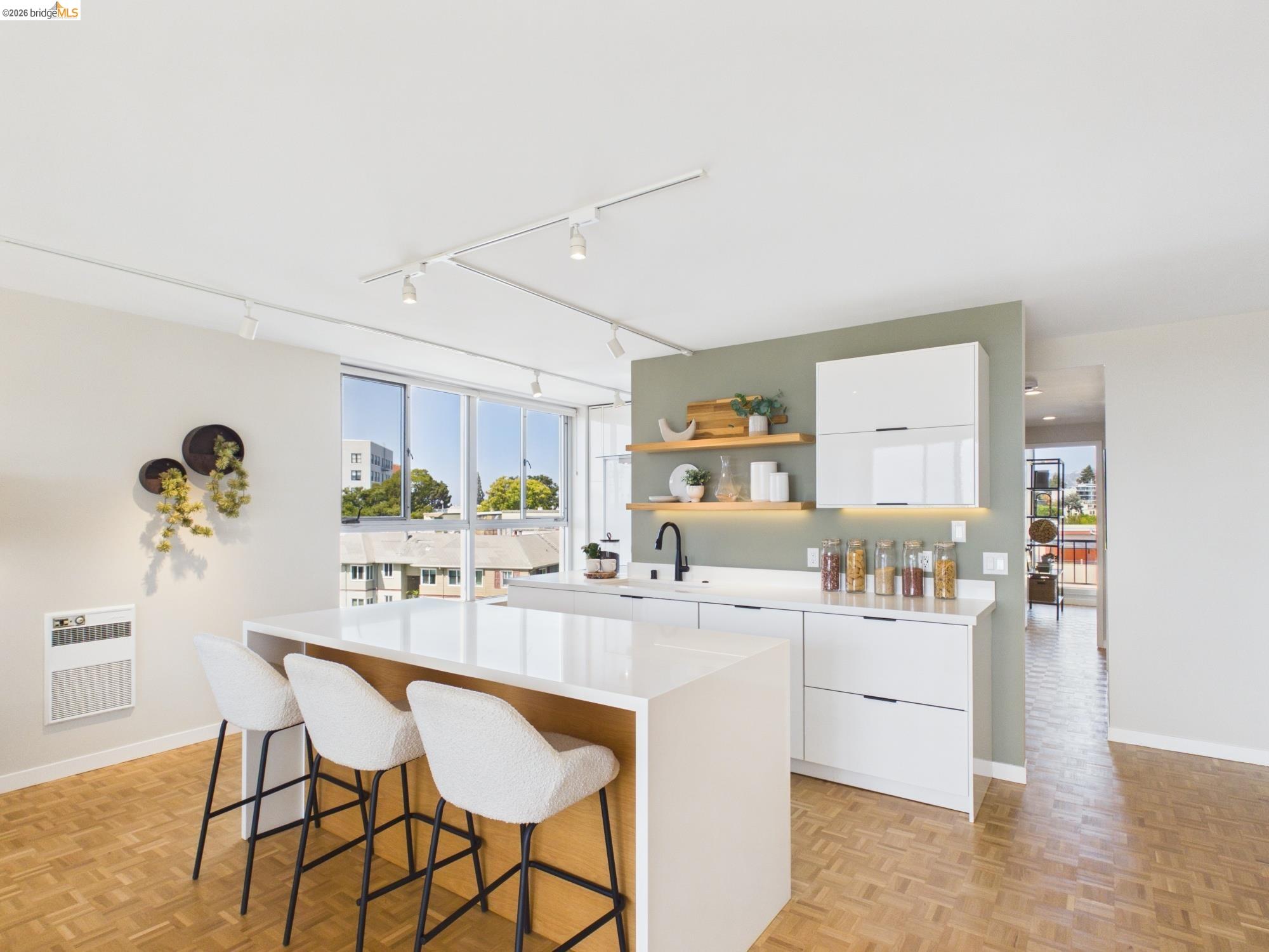 320 Lee St 702 — photo