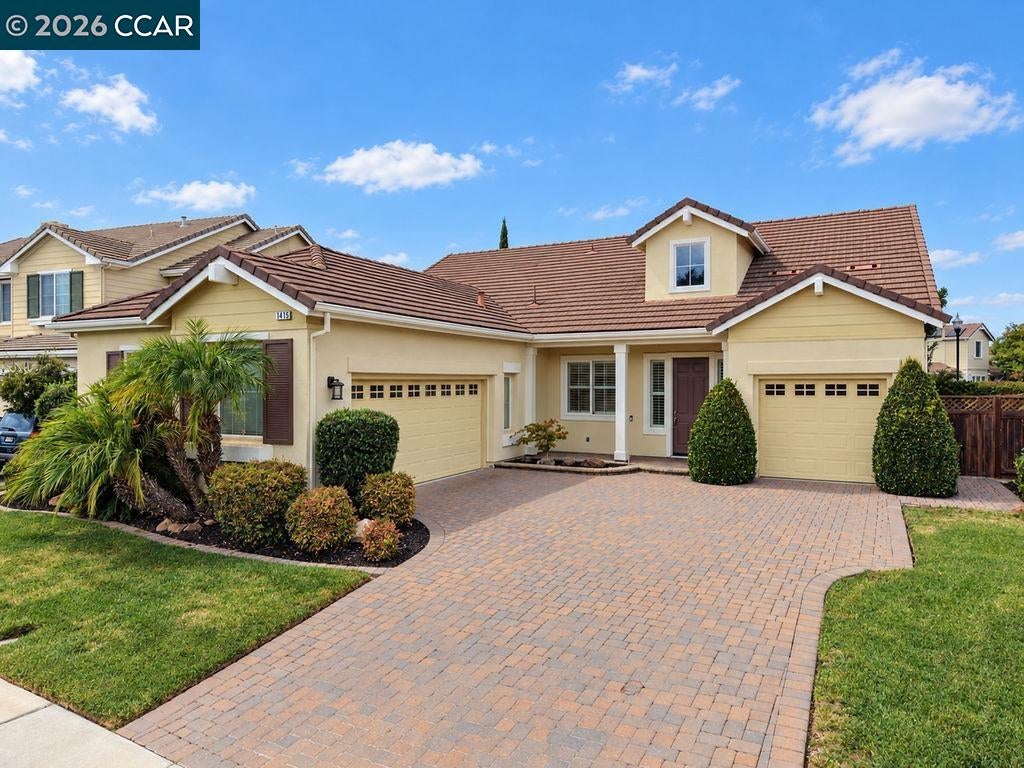 1415 Charisma Way — photo