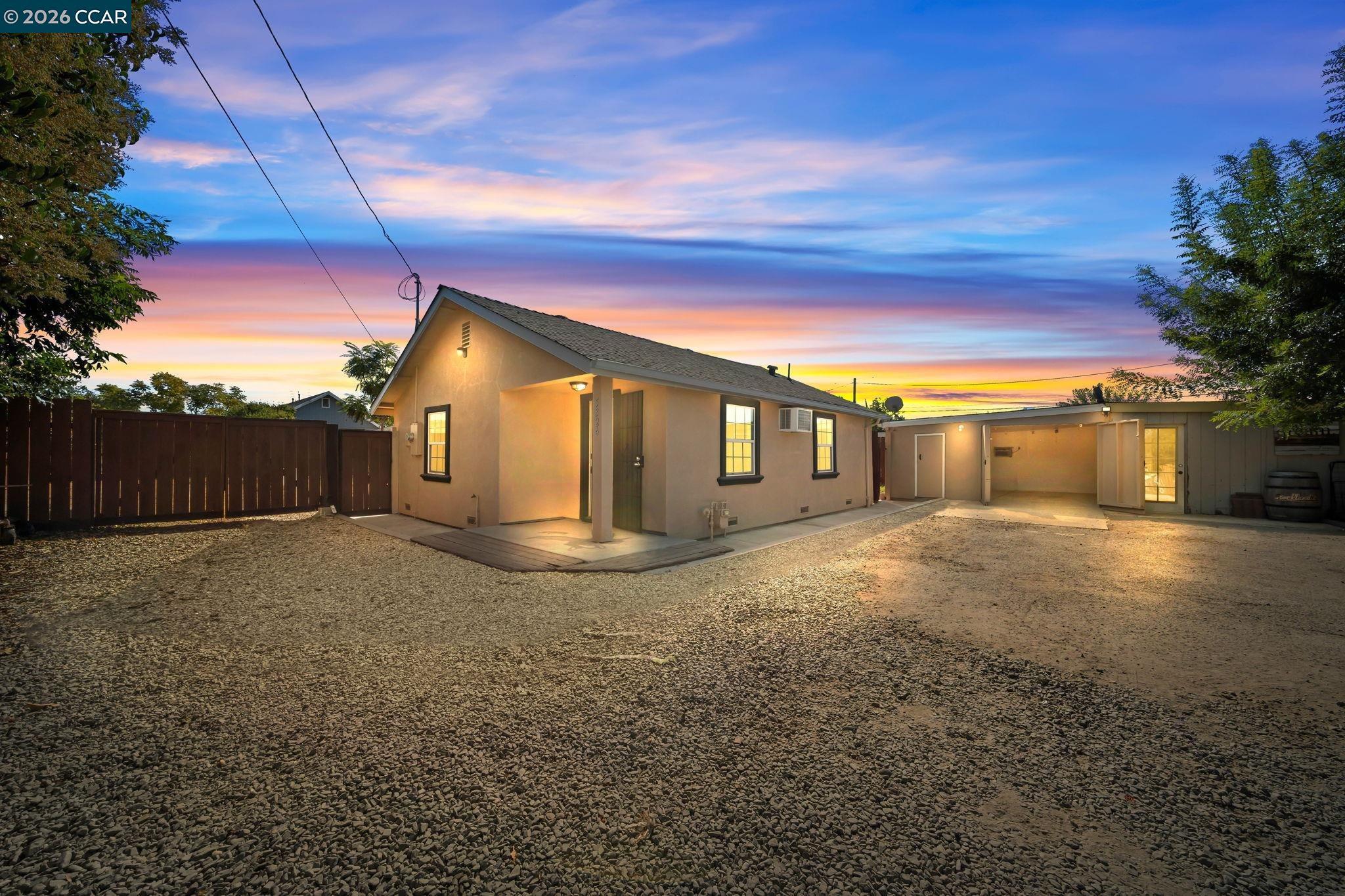 5324 Hobart Ave — photo