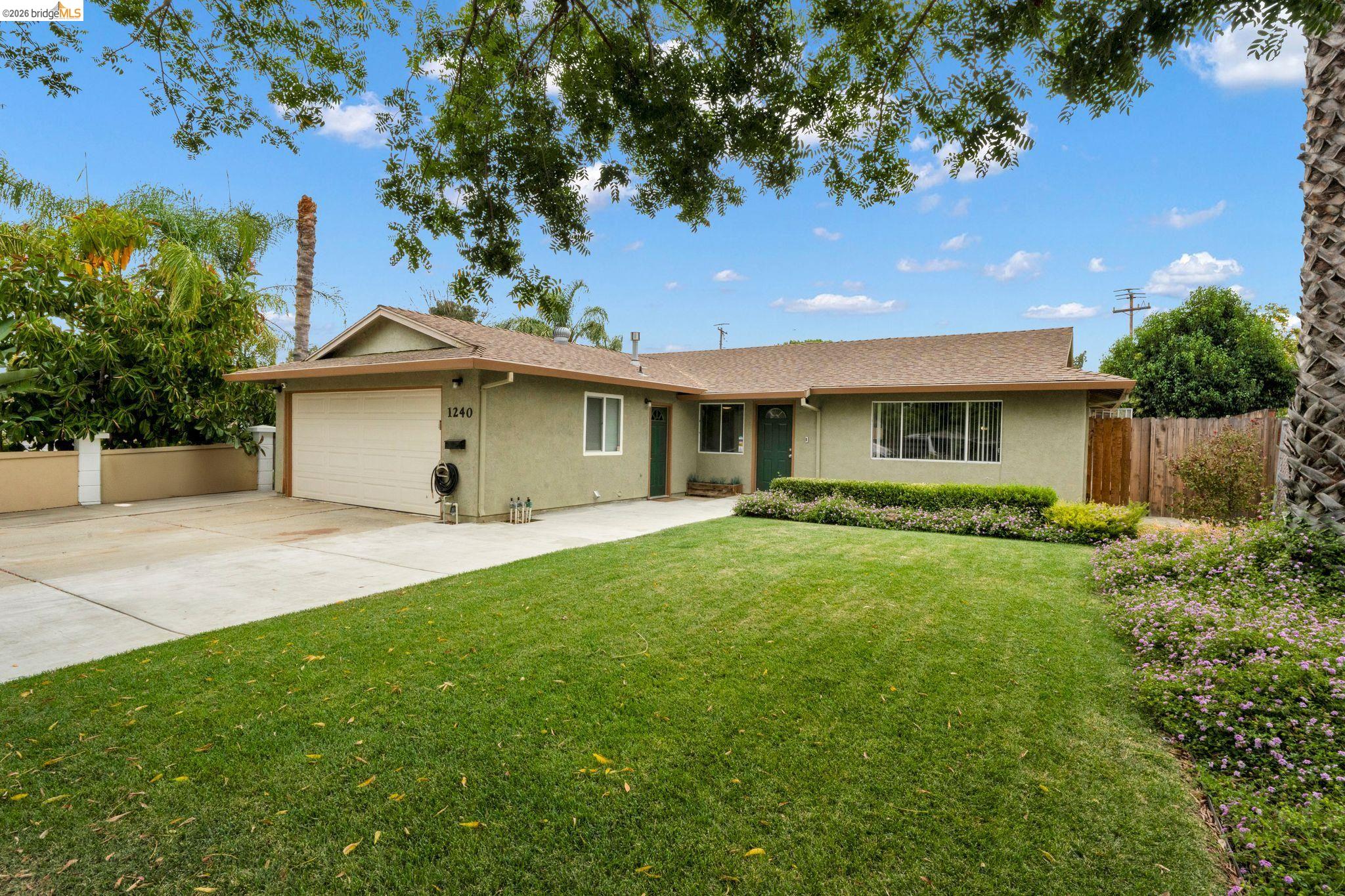 1240 Duffy Way — photo