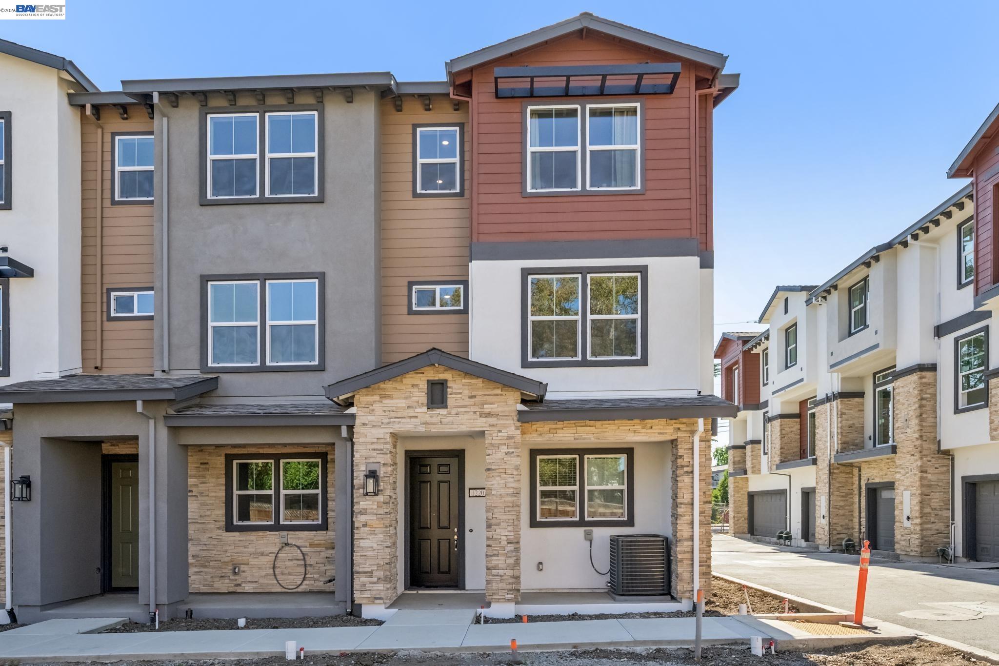 1216 Walters Ct — photo