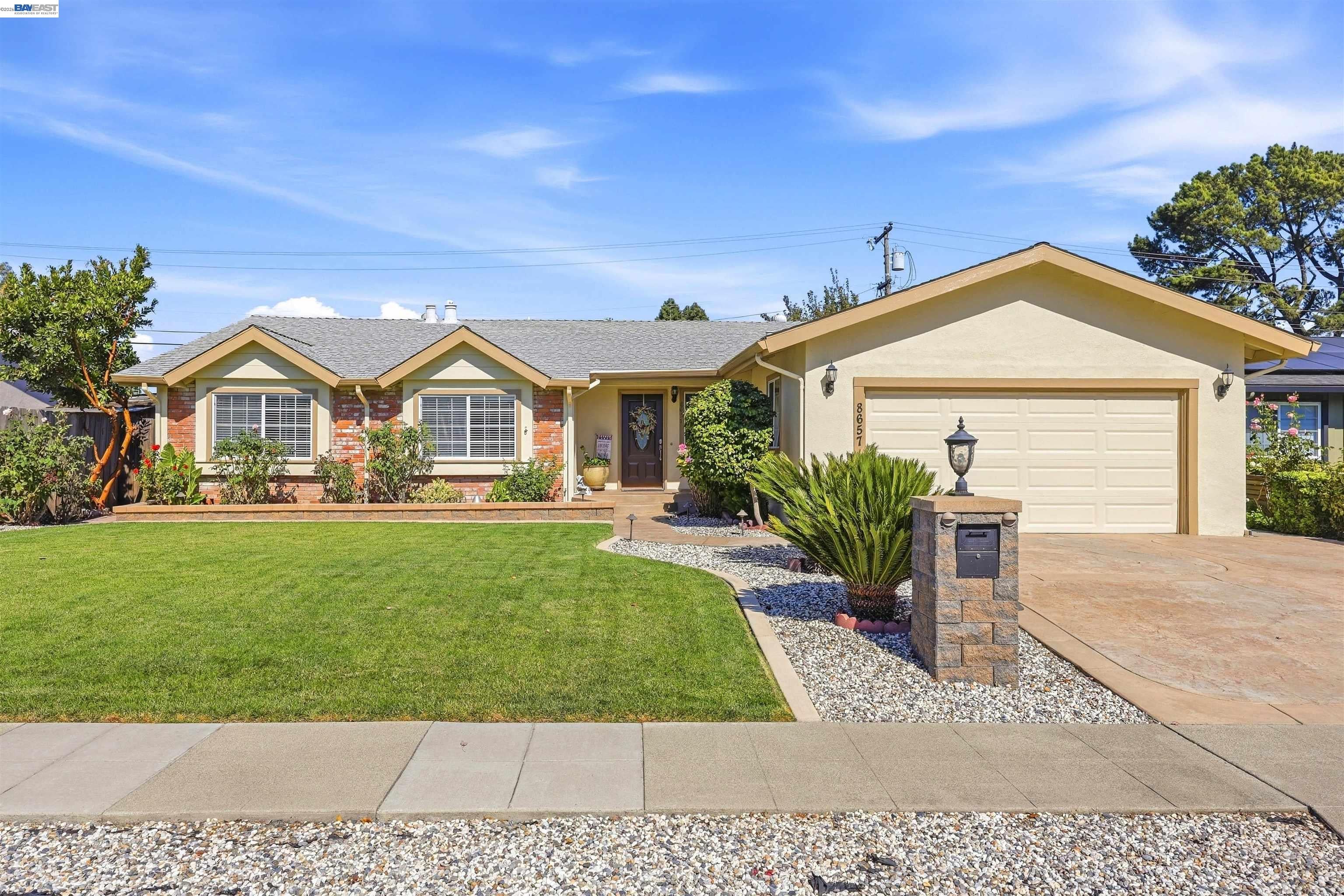 8657 Davona Dr — photo