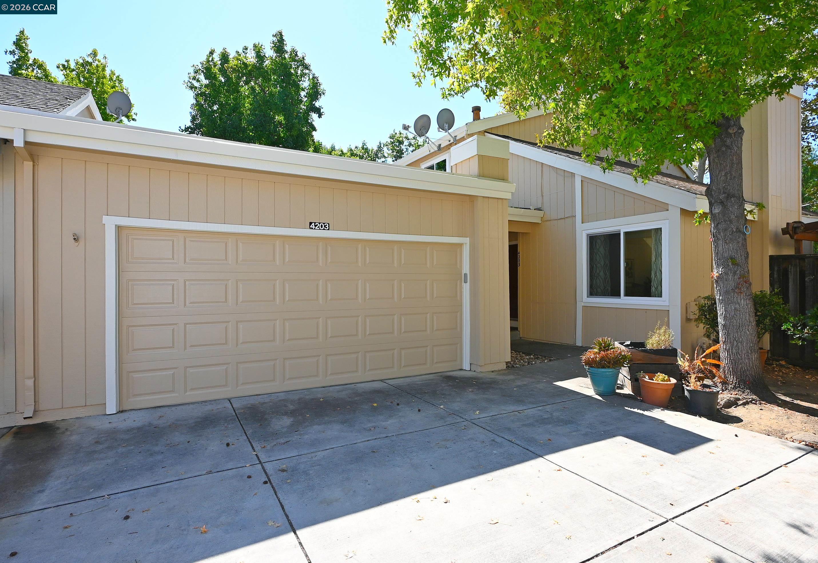 4203 Dubhe Ct — photo