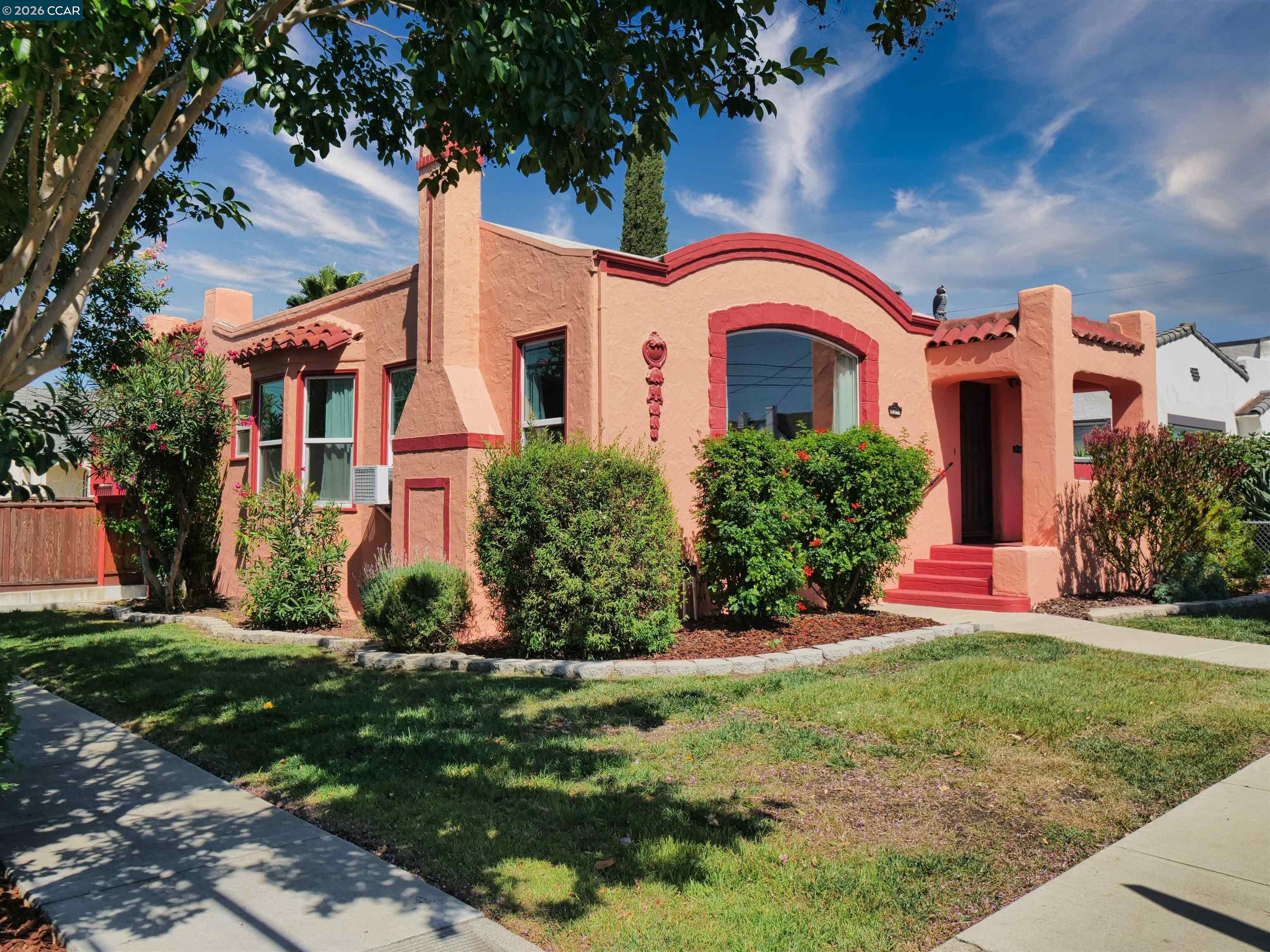 1402 Gordon Street — photo