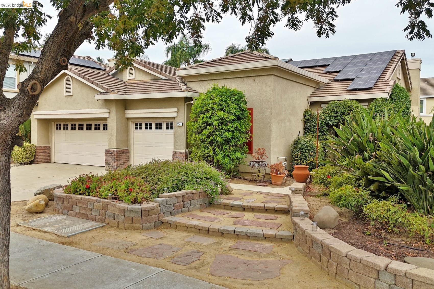 1341 Crescent Drive — photo