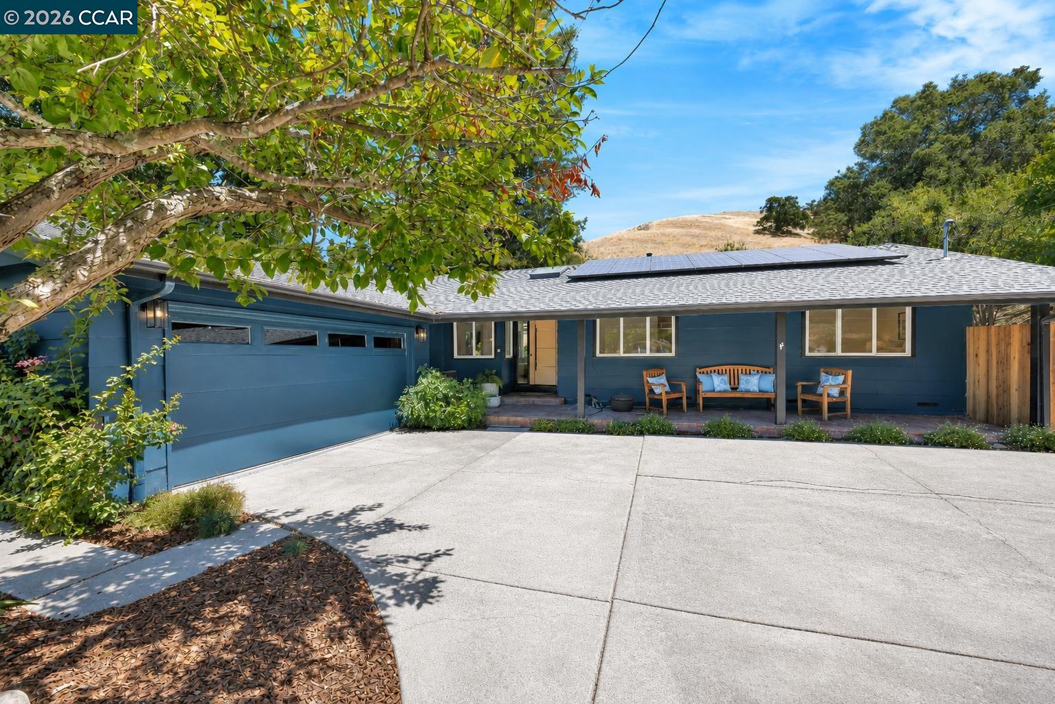 3168 Lucas Dr — photo