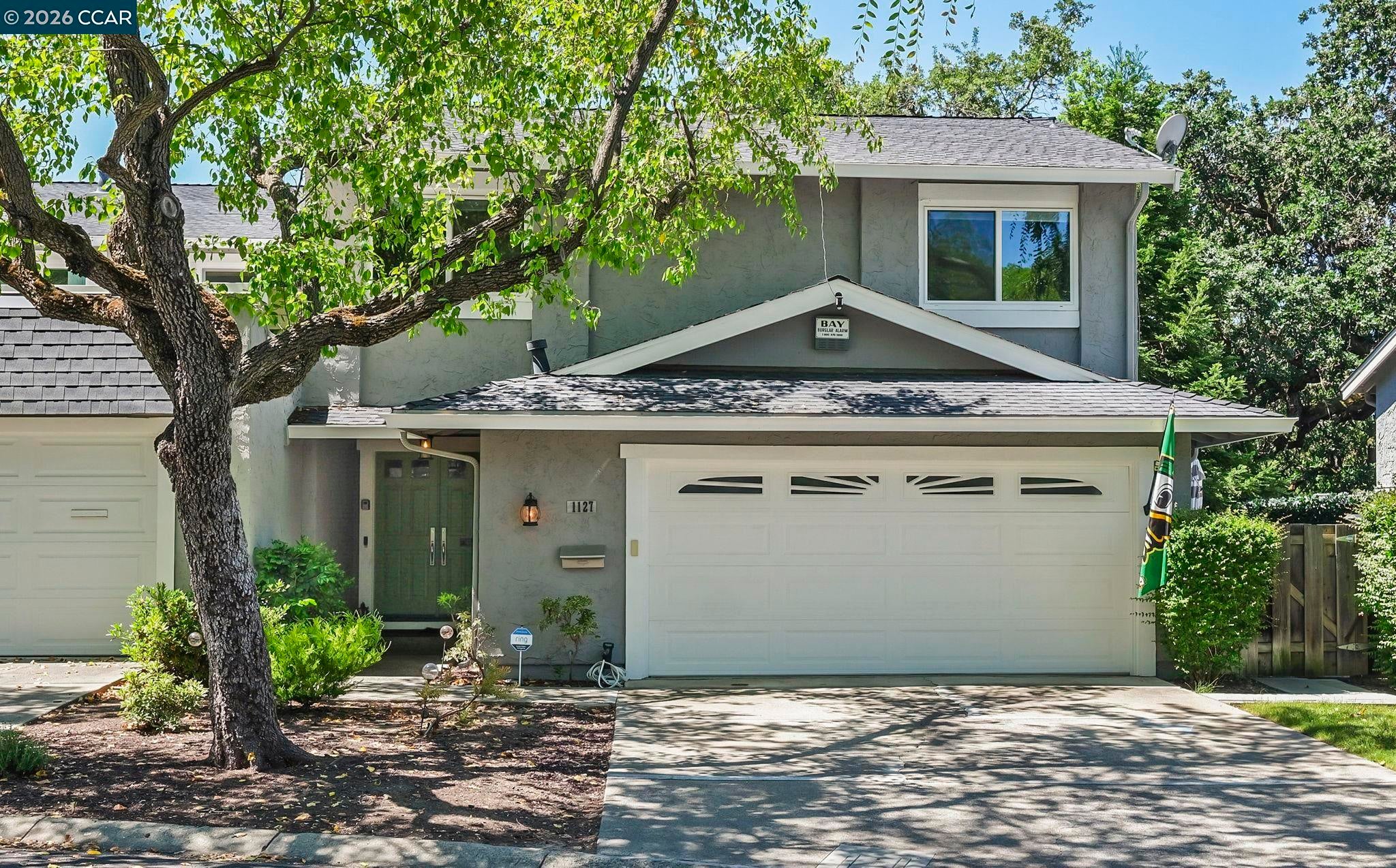 1127 Glengarry Drive — photo