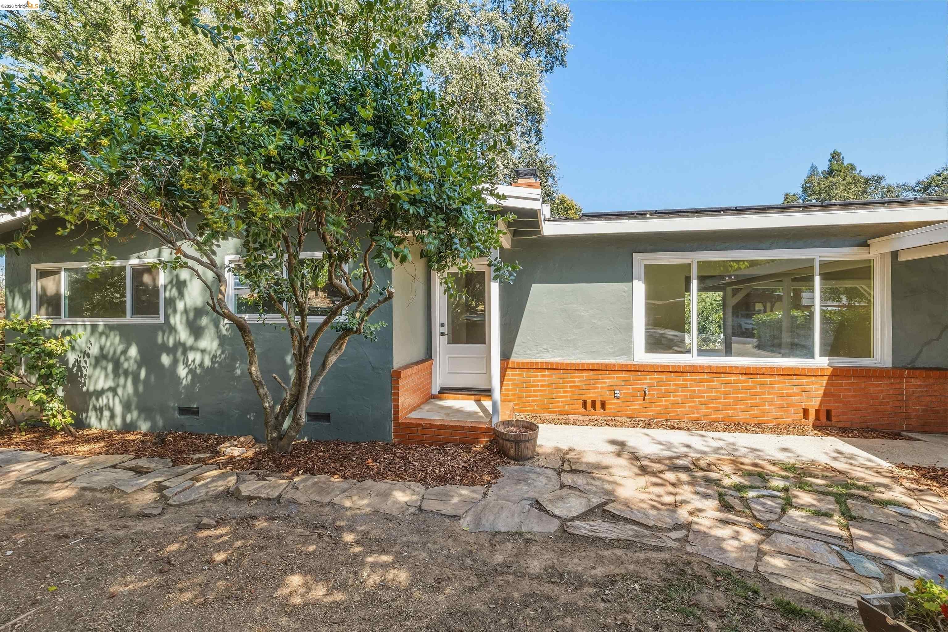 327 Calaveras Way — photo