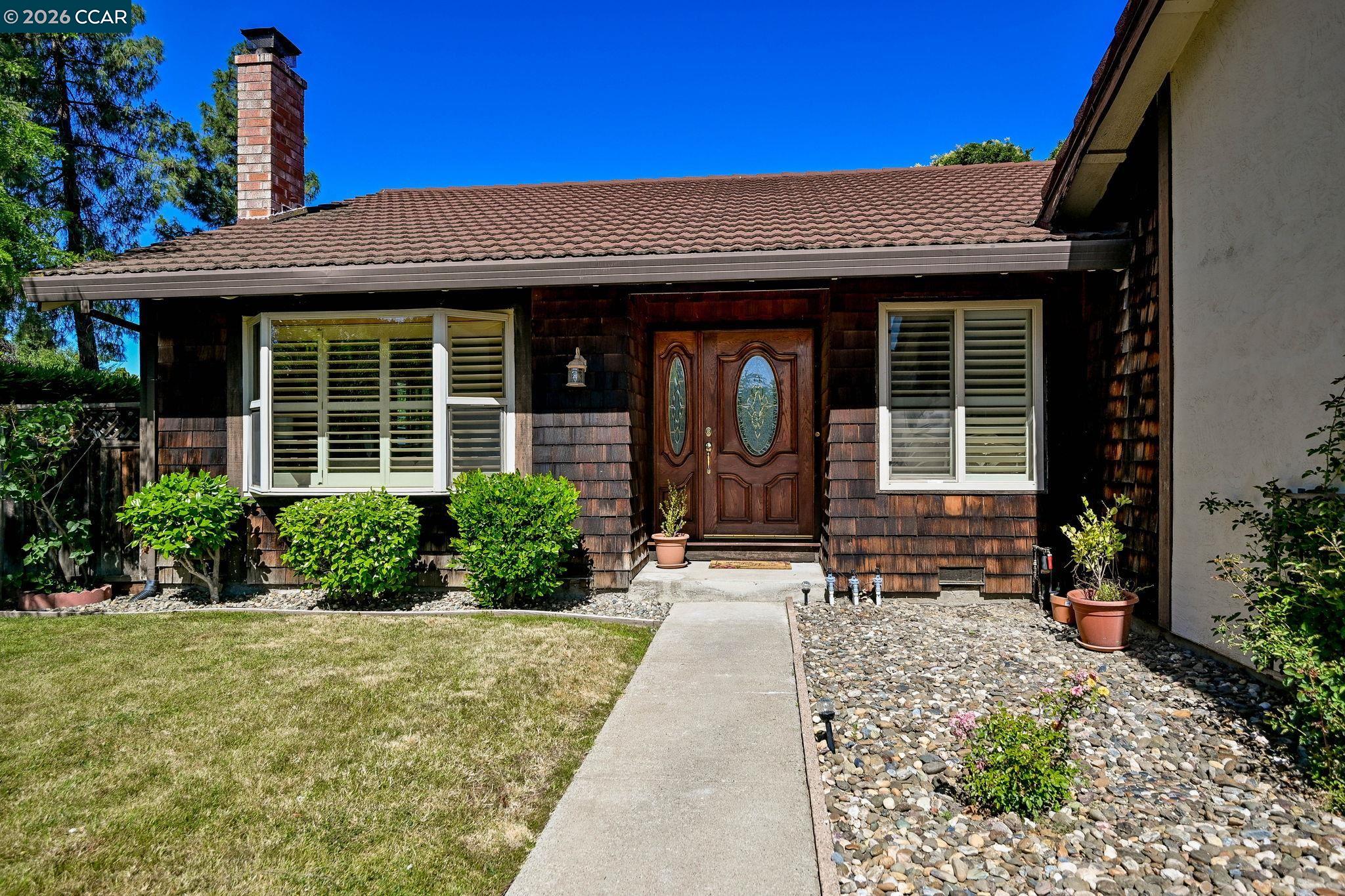 1284 Pinecrest Dr — photo