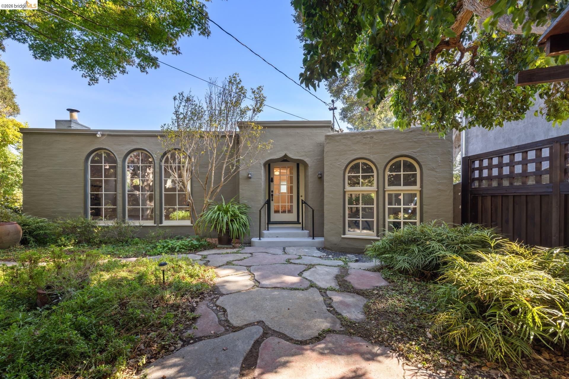 1668 San Lorenzo Ave — photo