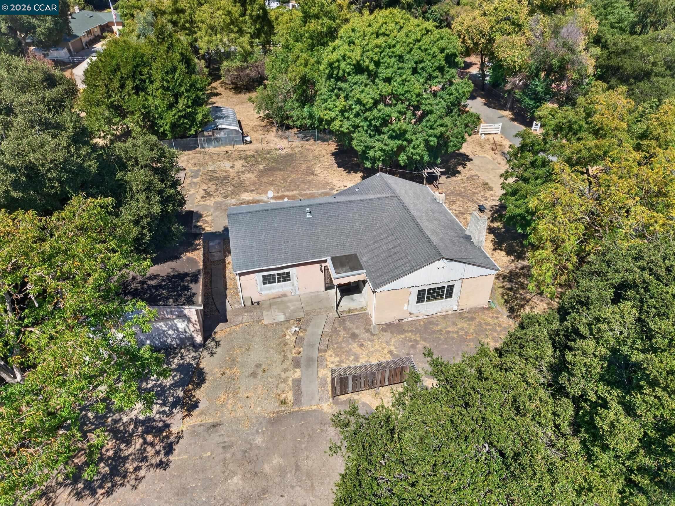 31 Laurel Ln. — photo