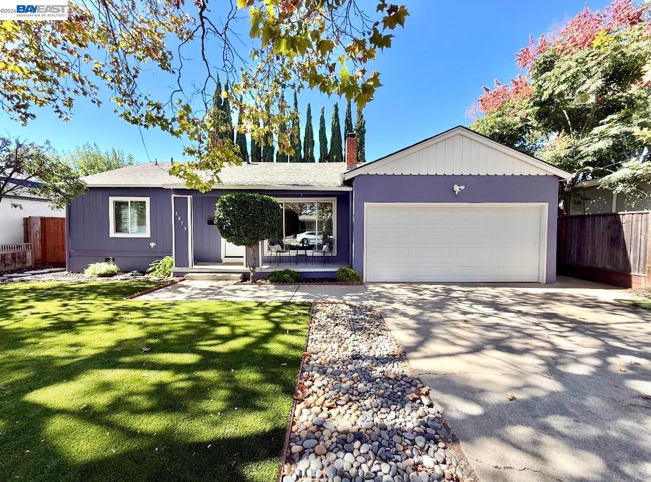 3879 James Ave — photo