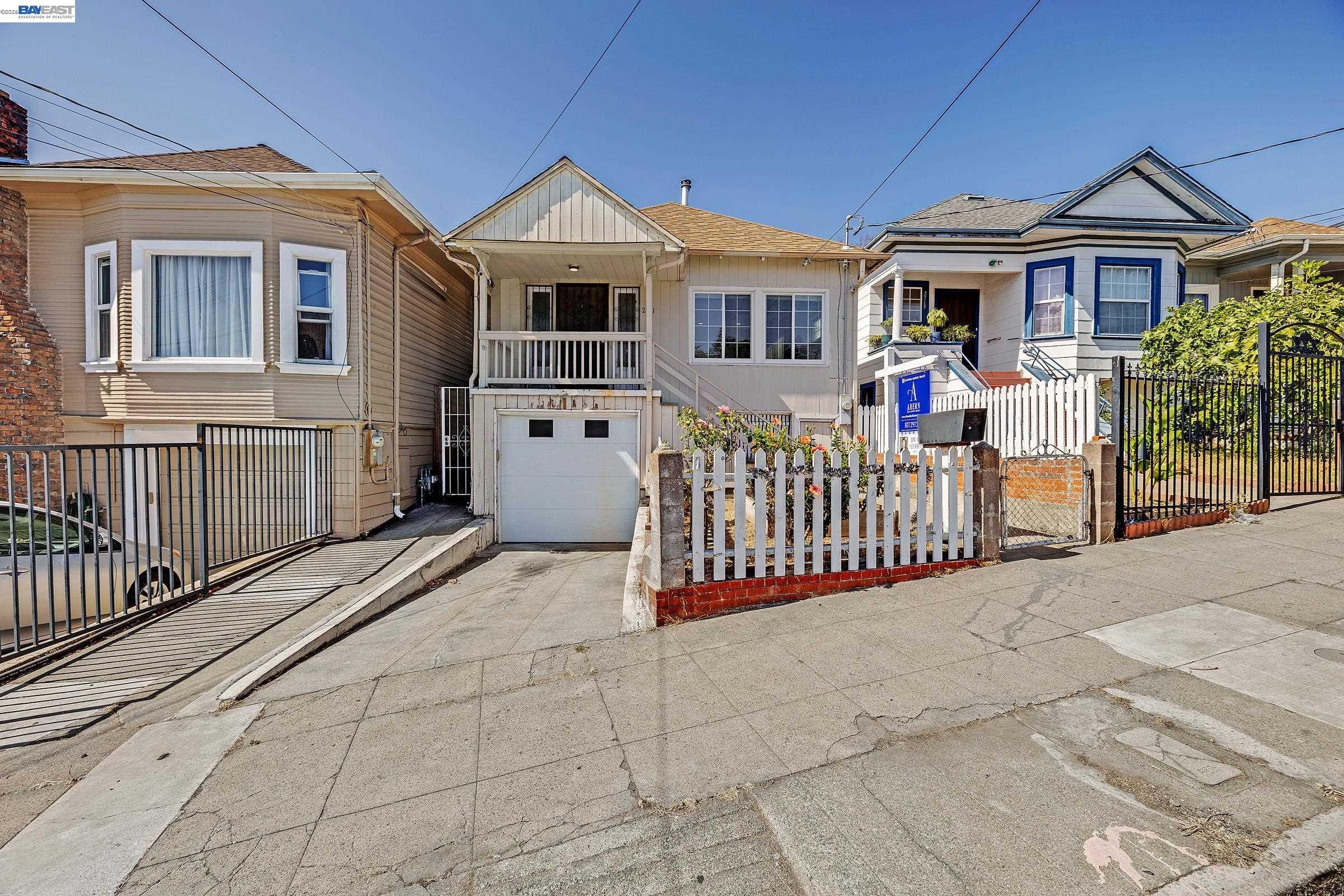 2711 13th Ave — photo