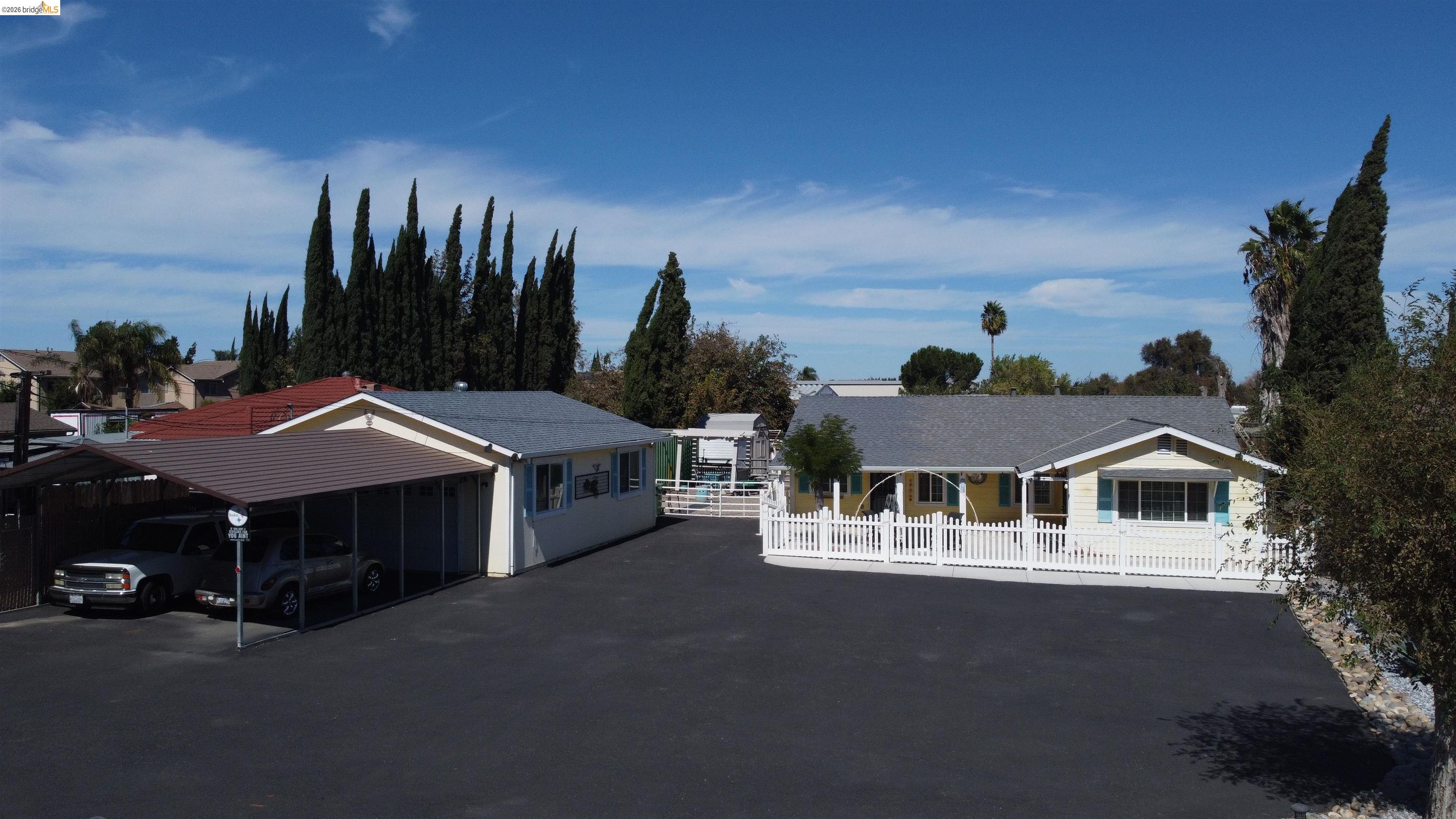 2831 Fabian Rd — photo