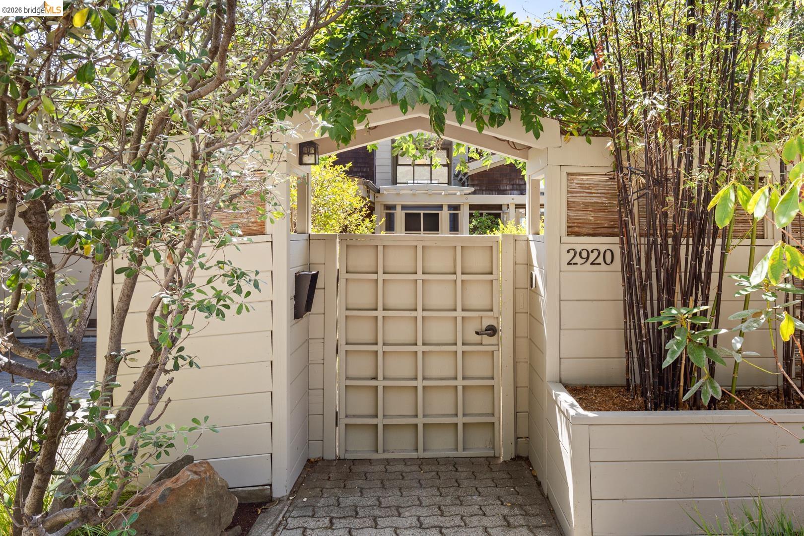 2920 Avalon Ave, Berkeley, CA 94705 — photo 3