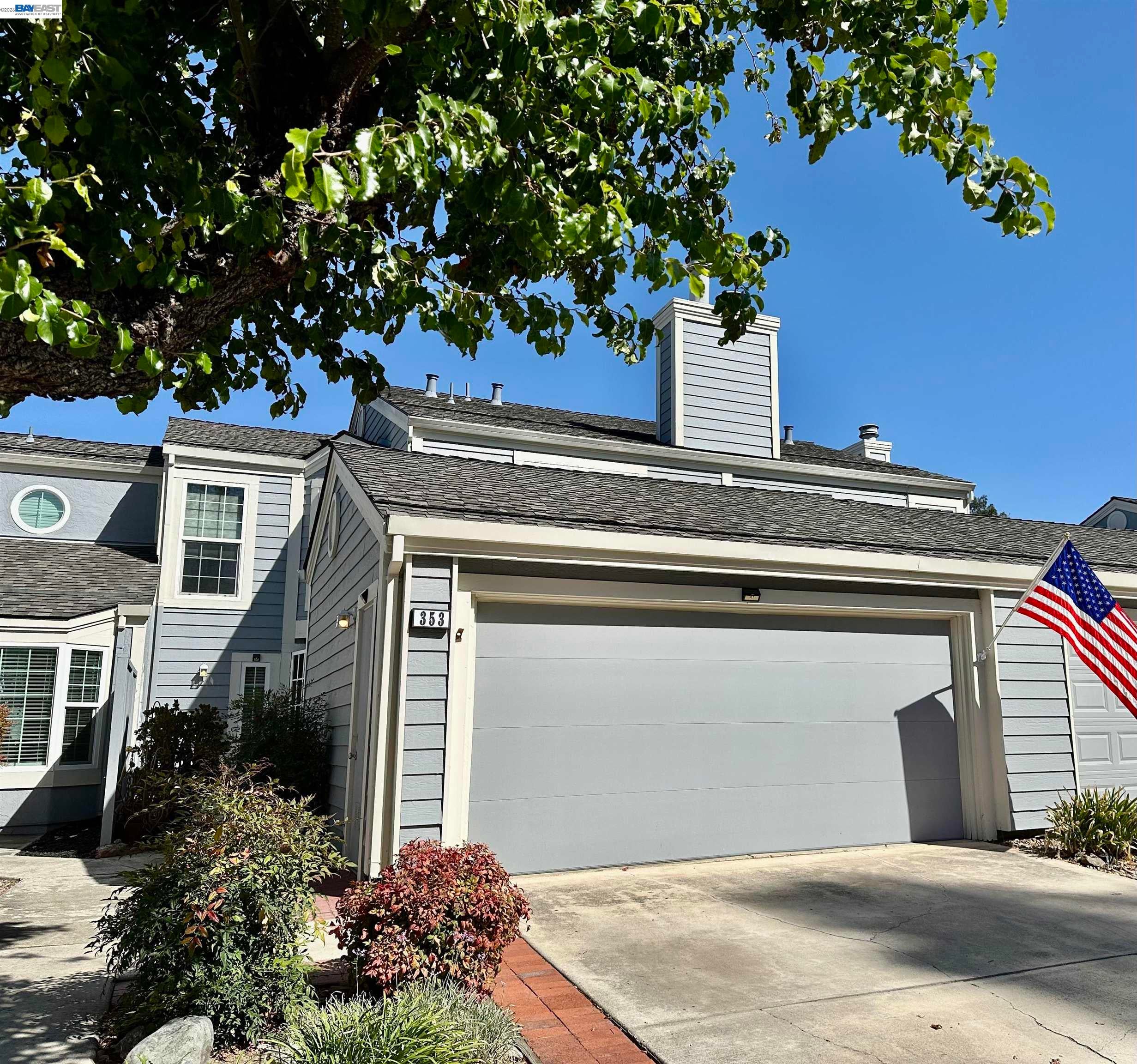 353 Northwood Cmns — photo