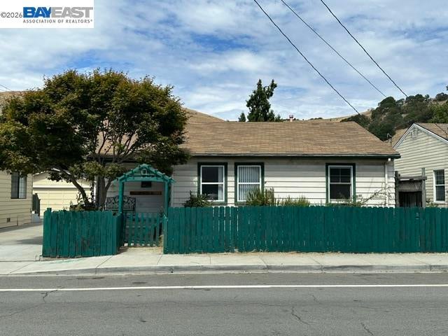 36846 Niles Blvd — photo