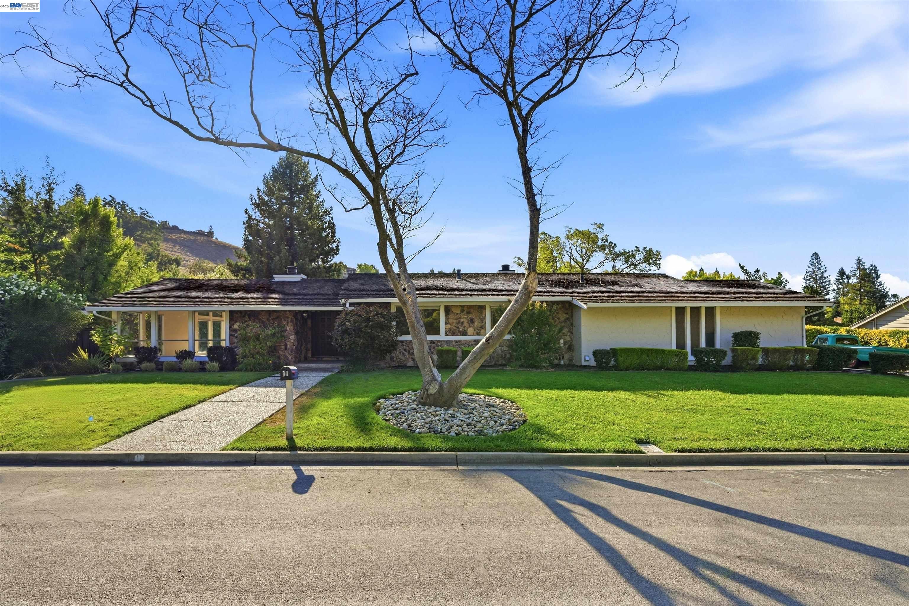 11 Ray Court — photo
