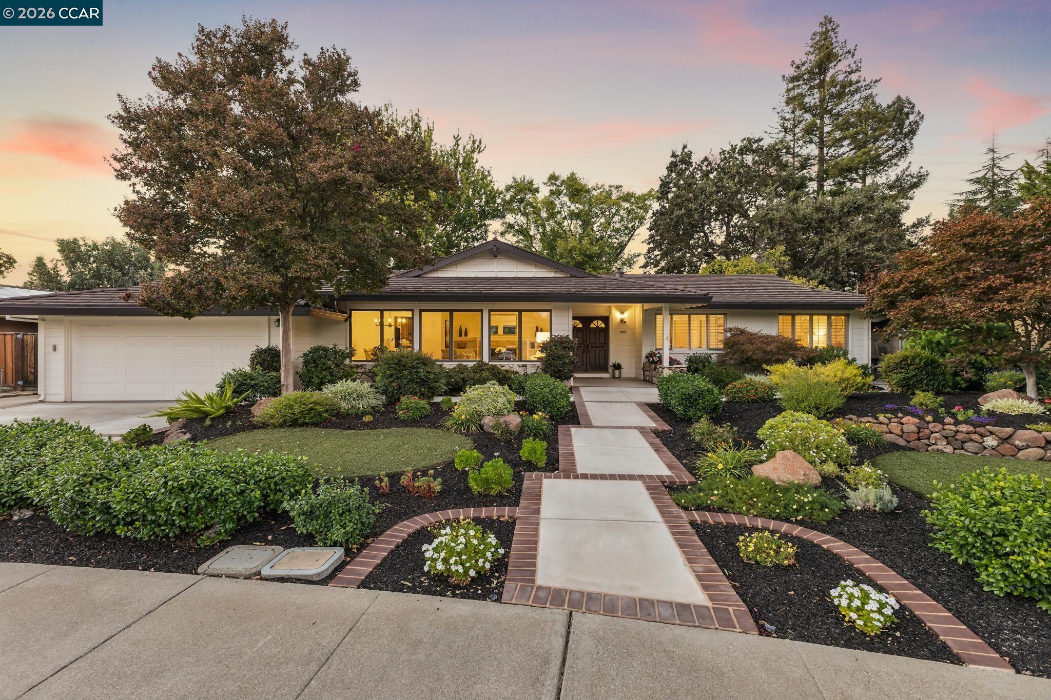 2172 Angus Dr — photo