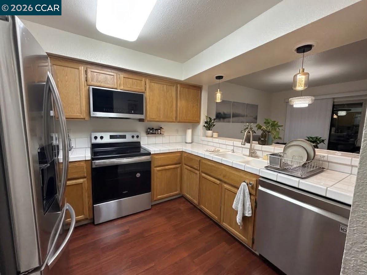 Home in Vallejo, CA 94590 — photo 2